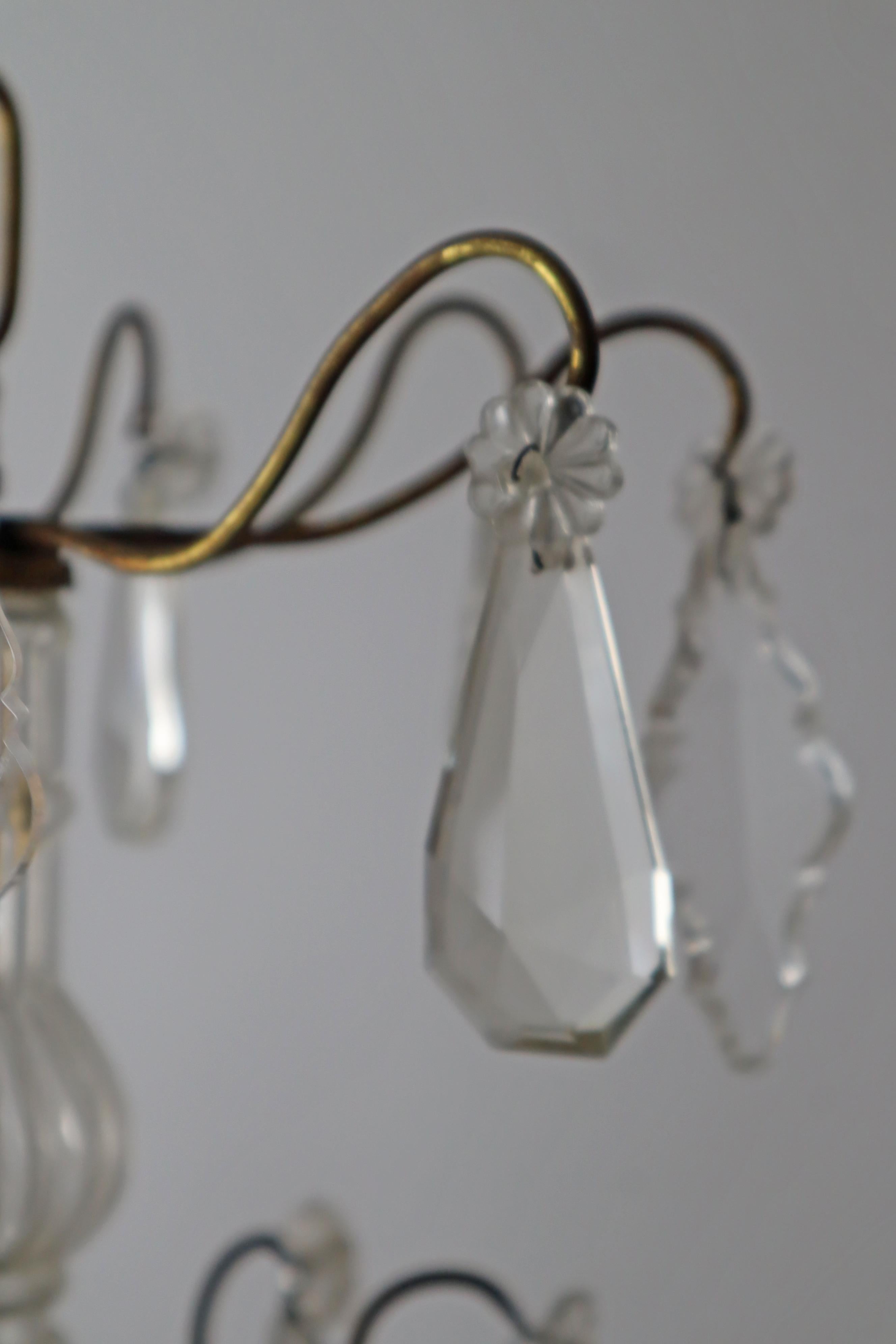 Lampadario con pendenti in cristallo incolore,  Vetro fumé per champagne. in vendita 3