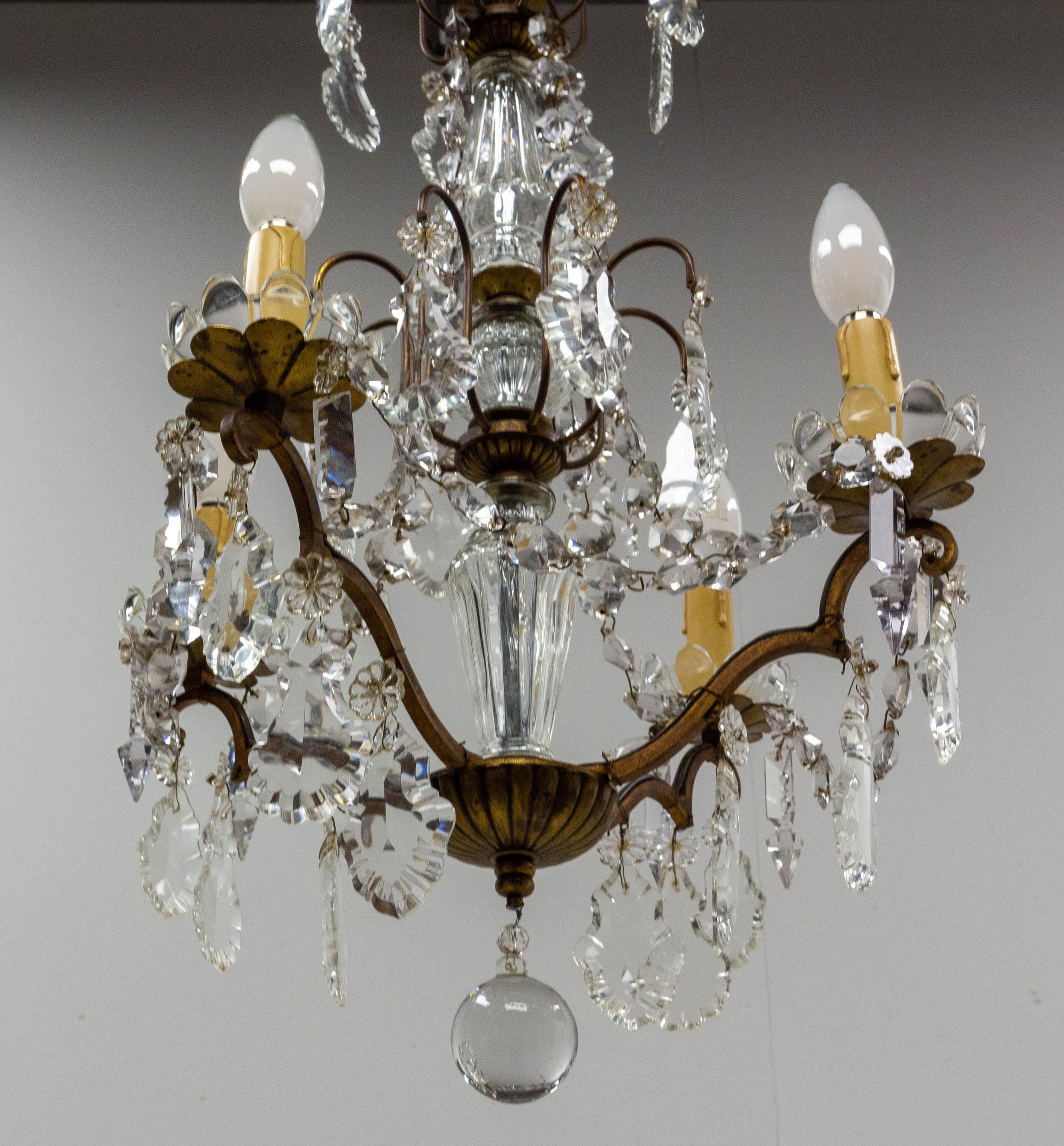 Milieu du XXe siècle Lustre avec pendentif en cristal avec gouttes et boules de plafond, milieu du siècle, France en vente