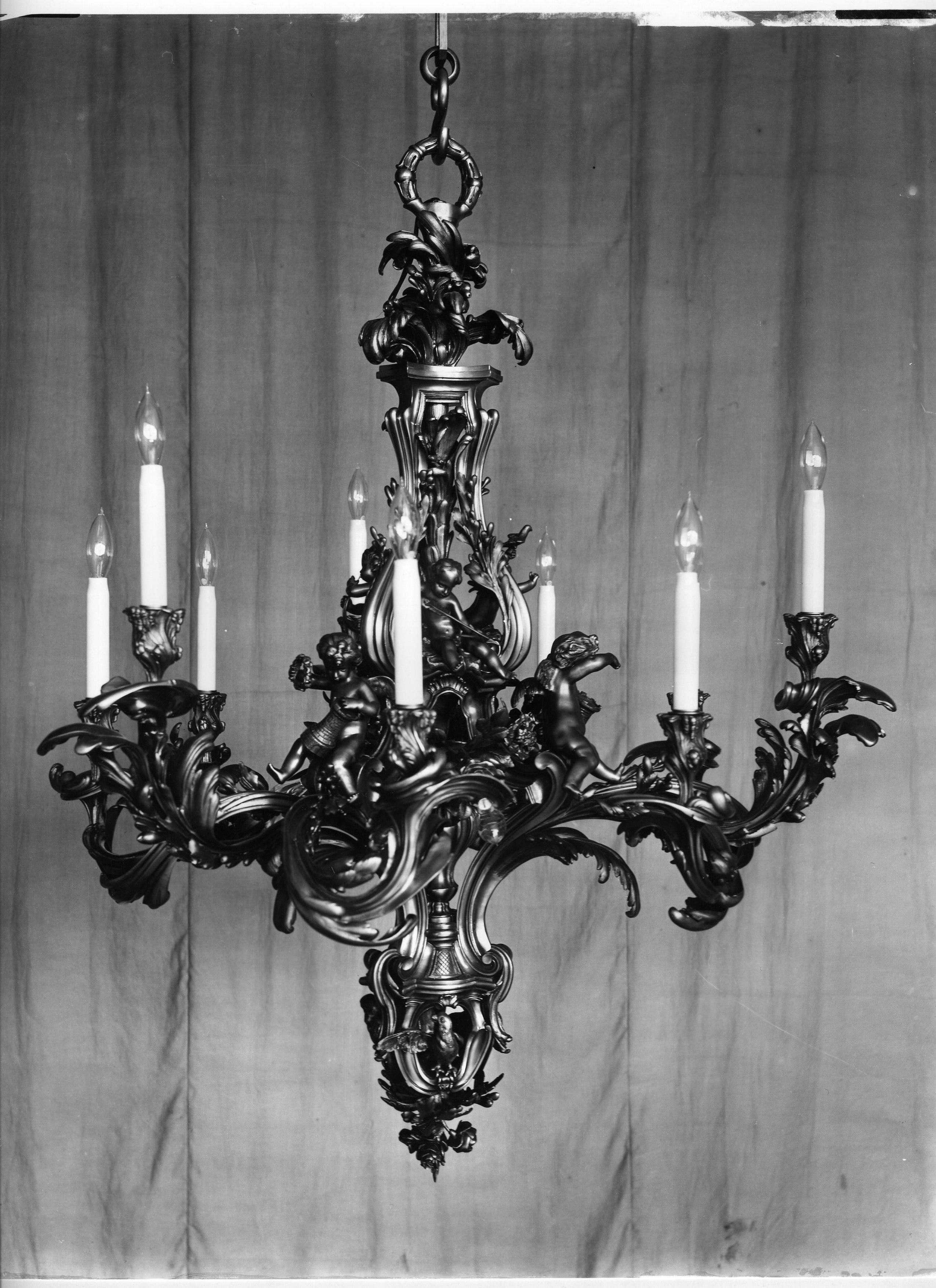 Chandelier with Cupids, attributed to F. Linke, France, Circa 1880 For Sale 3