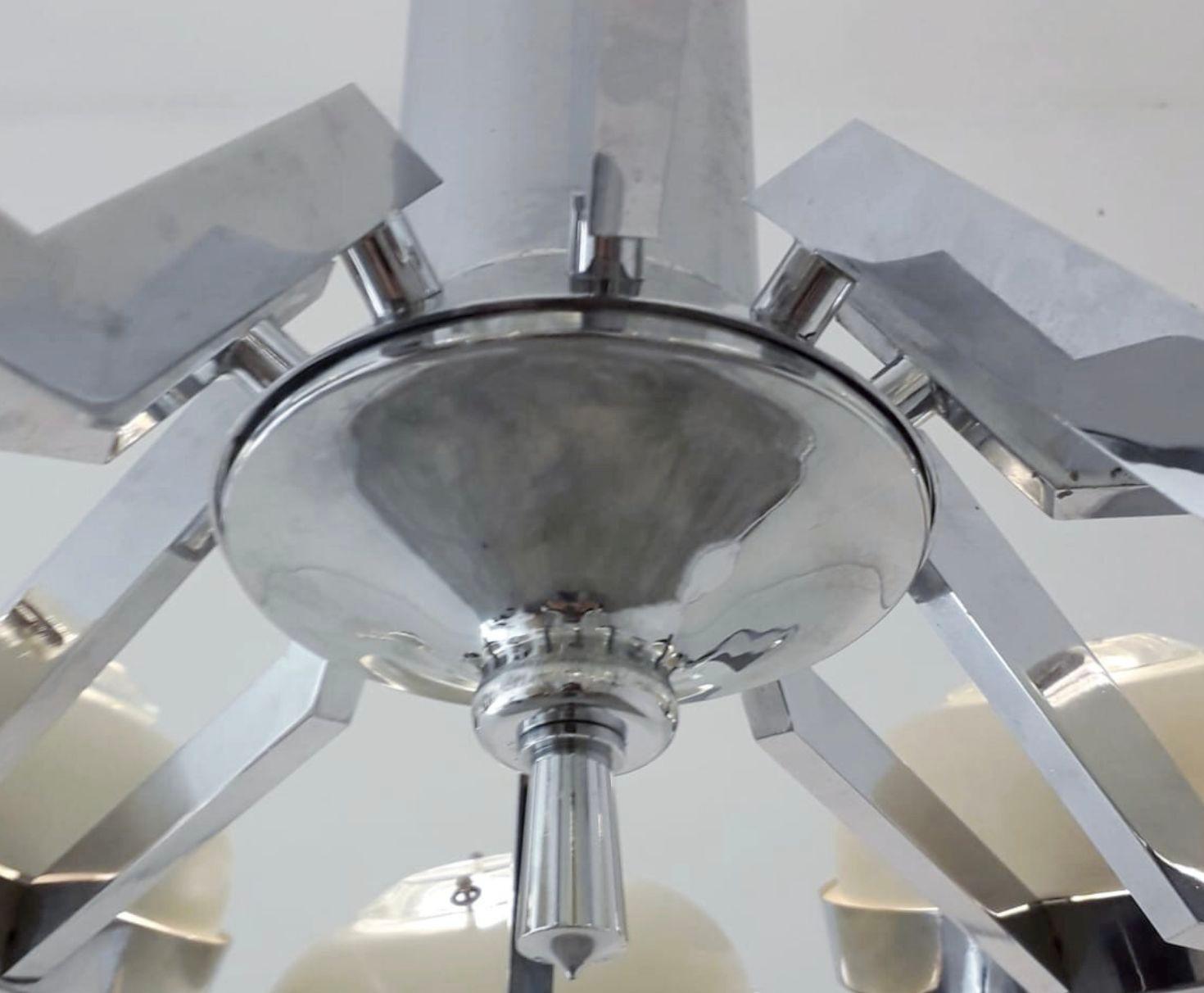 Lampadario con diffusori in vetro e paralumi in metallo smaltato di Torlasco Italia in vendita 5