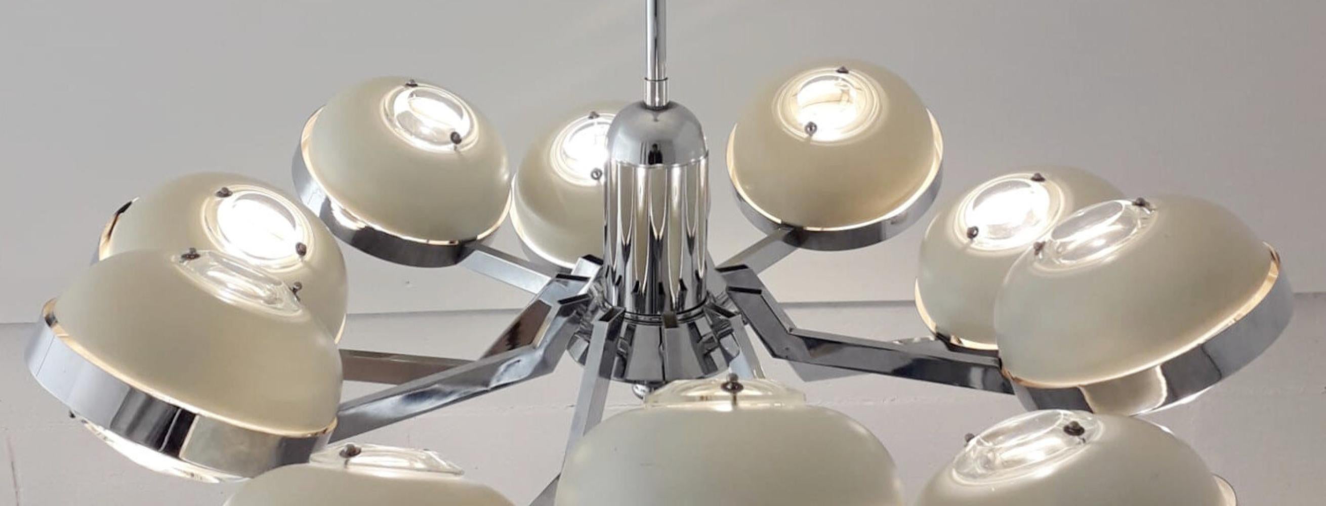 Lampadario con diffusori in vetro e paralumi in metallo smaltato di Torlasco Italia in vendita 2