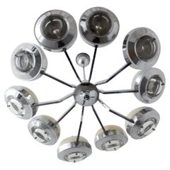 Lampadario con diffusori in vetro e paralumi in metallo smaltato di Torlasco Italia