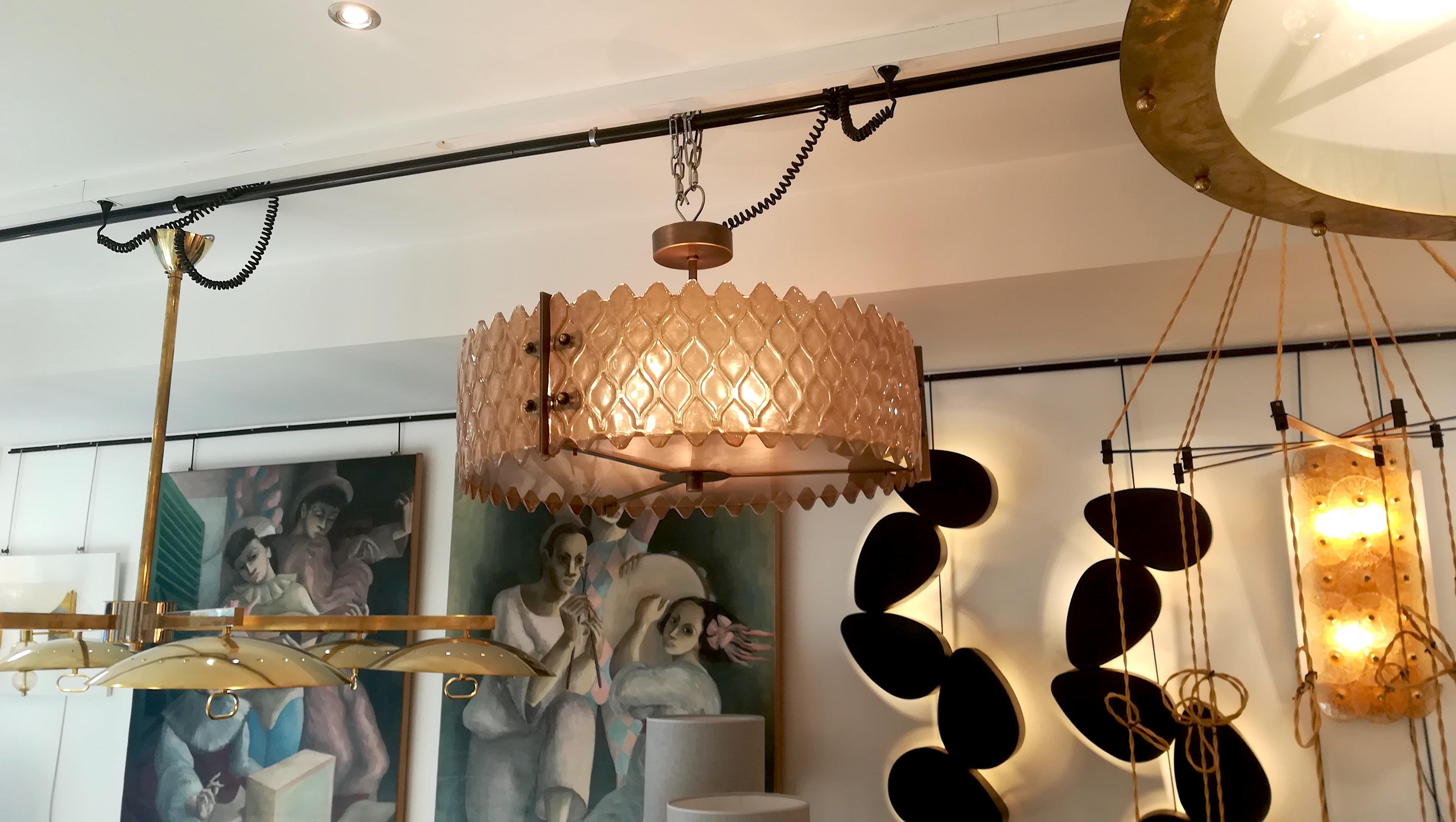 Chandelier with Golden Murano Parts Around In Excellent Condition For Sale In Saint-Ouen, FR