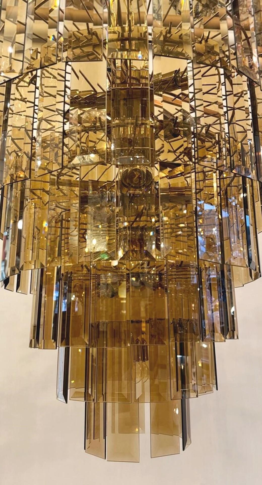Lampadario con piastre di vetro fumé - 23 lampade in vendita 6