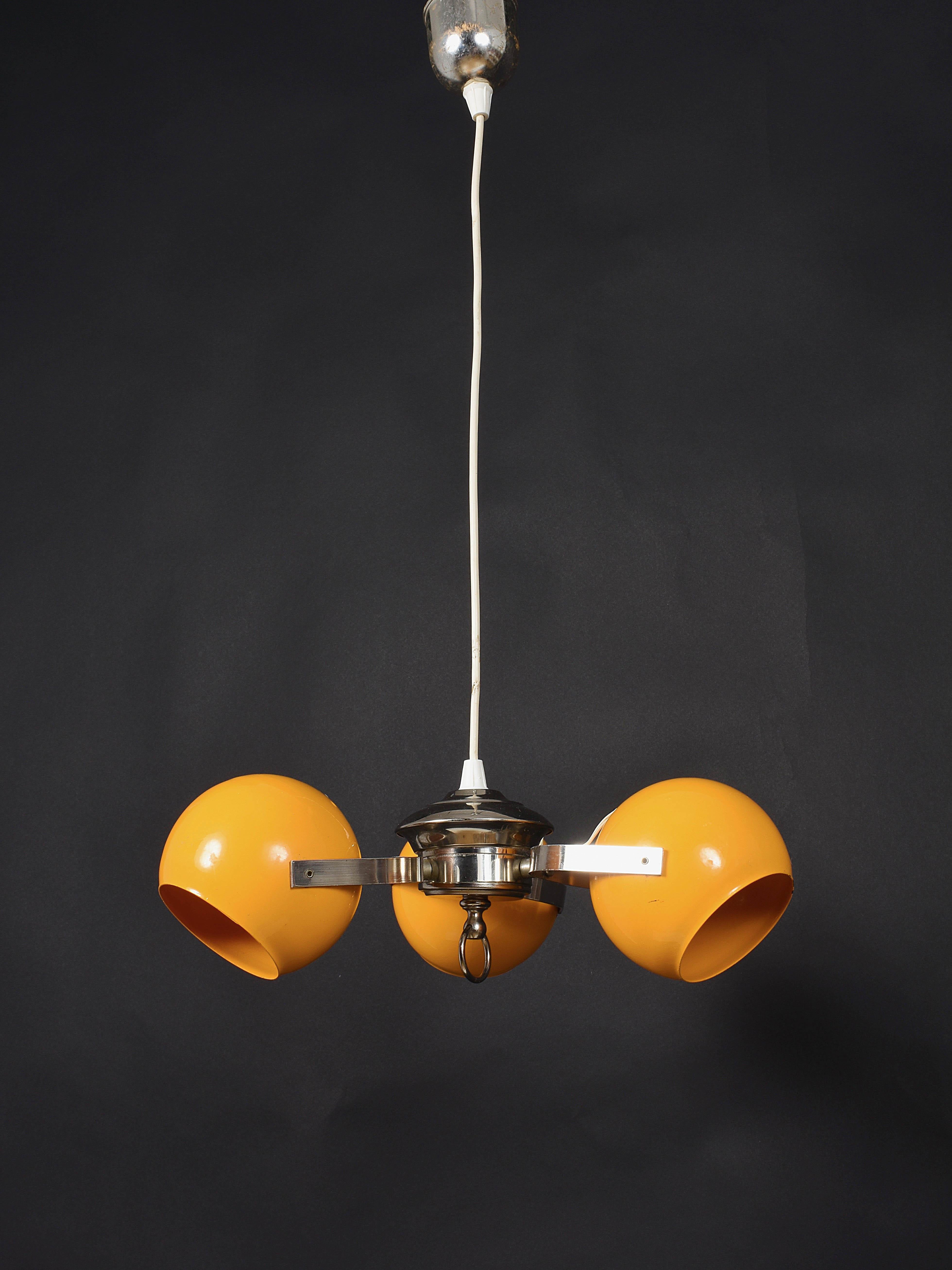 Chandelier with Three Adjustable Lights Yellow and Chrome, Italy, 1970s (Italienisch)