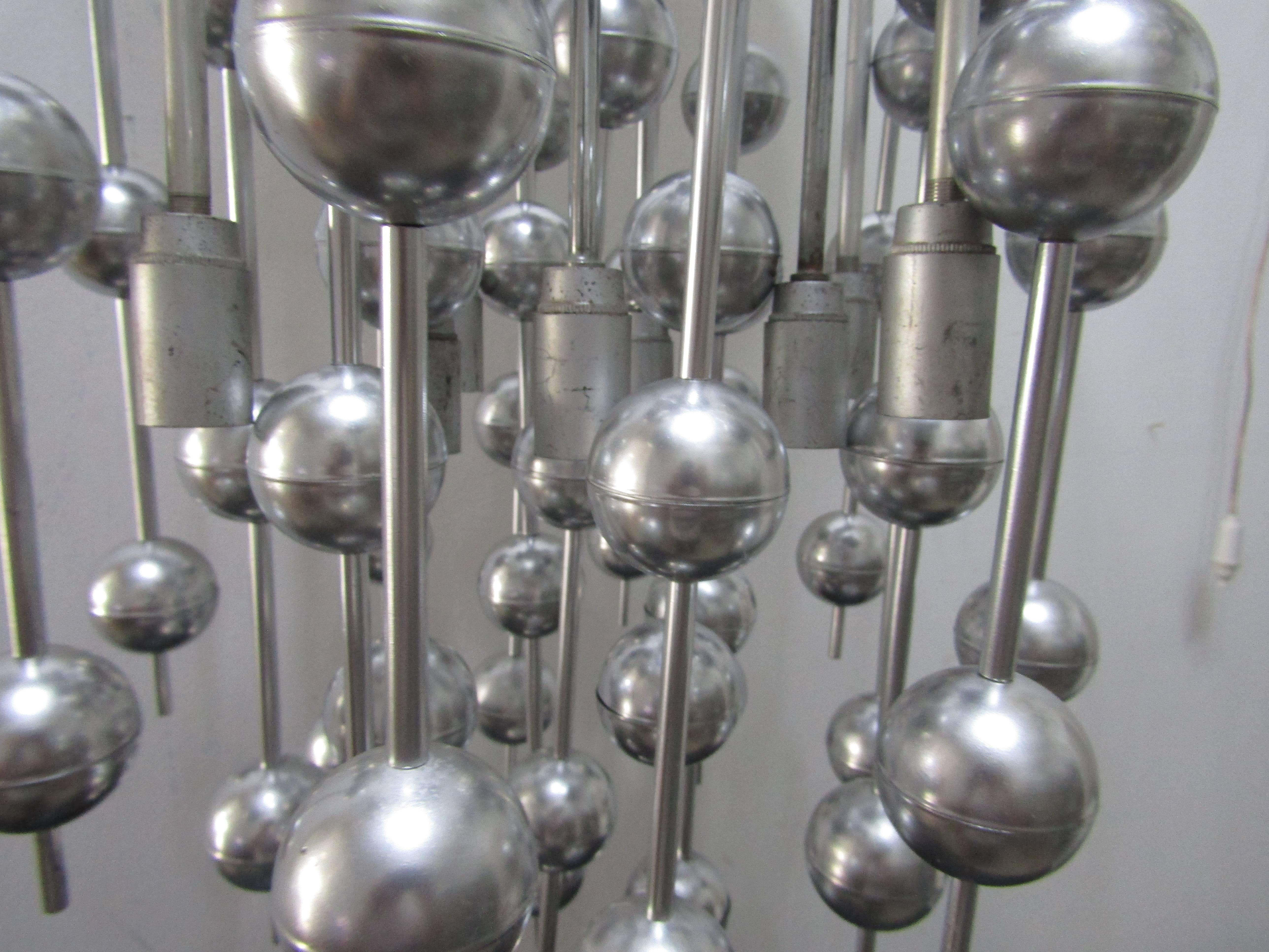 midcentury Chandelier with vintage spheres by Verner Panton for Lüber, 1970s For Sale 7