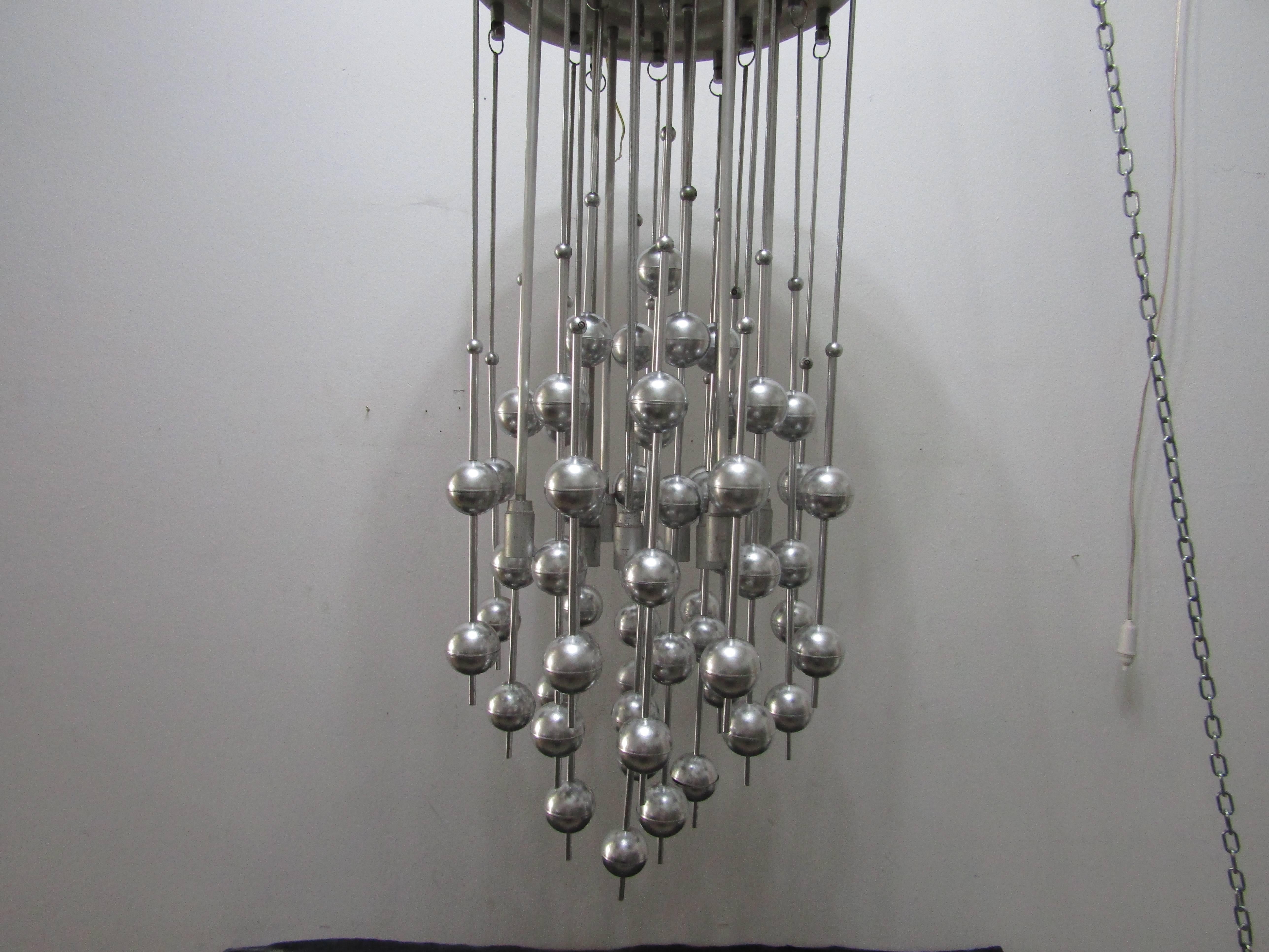 midcentury Chandelier with vintage spheres by Verner Panton for Lüber, 1970s For Sale 8