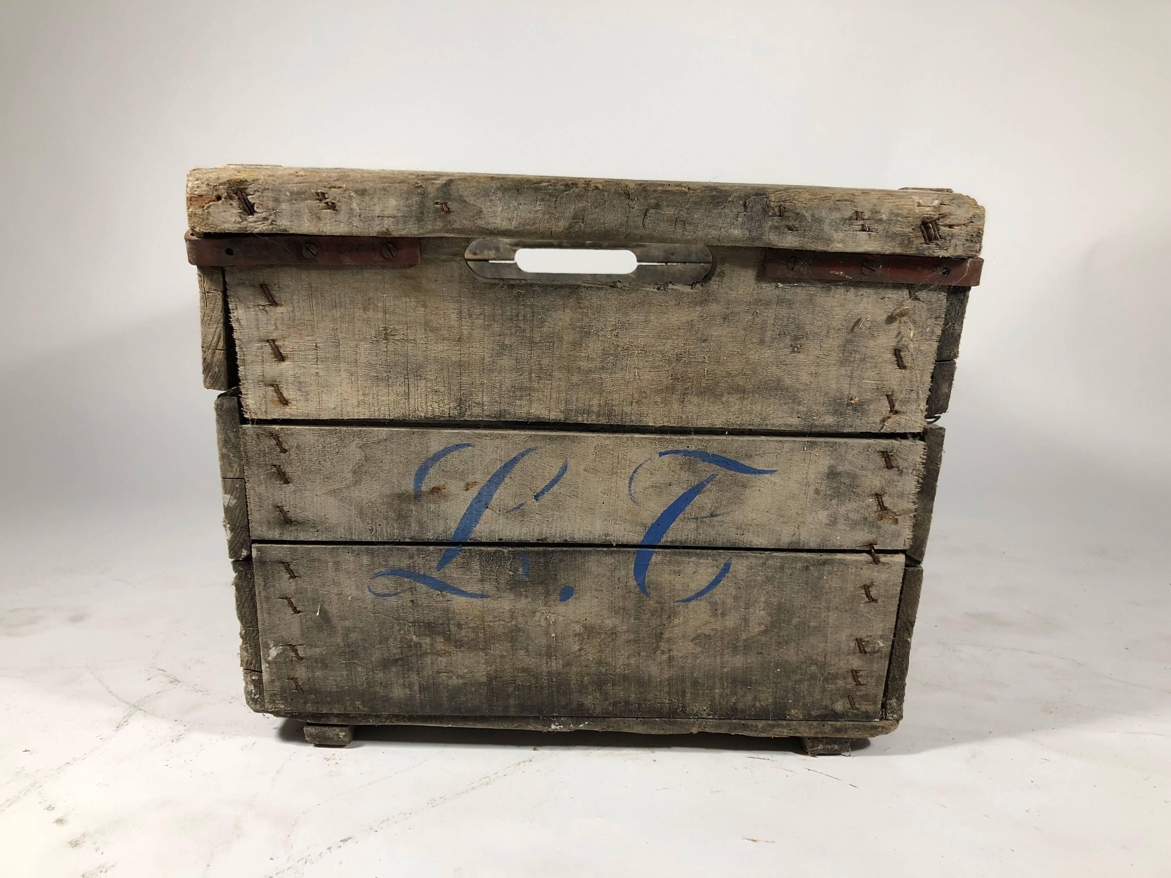 Chandon Family Champagne Crate In Excellent Condition For Sale In Bridgeport, CT