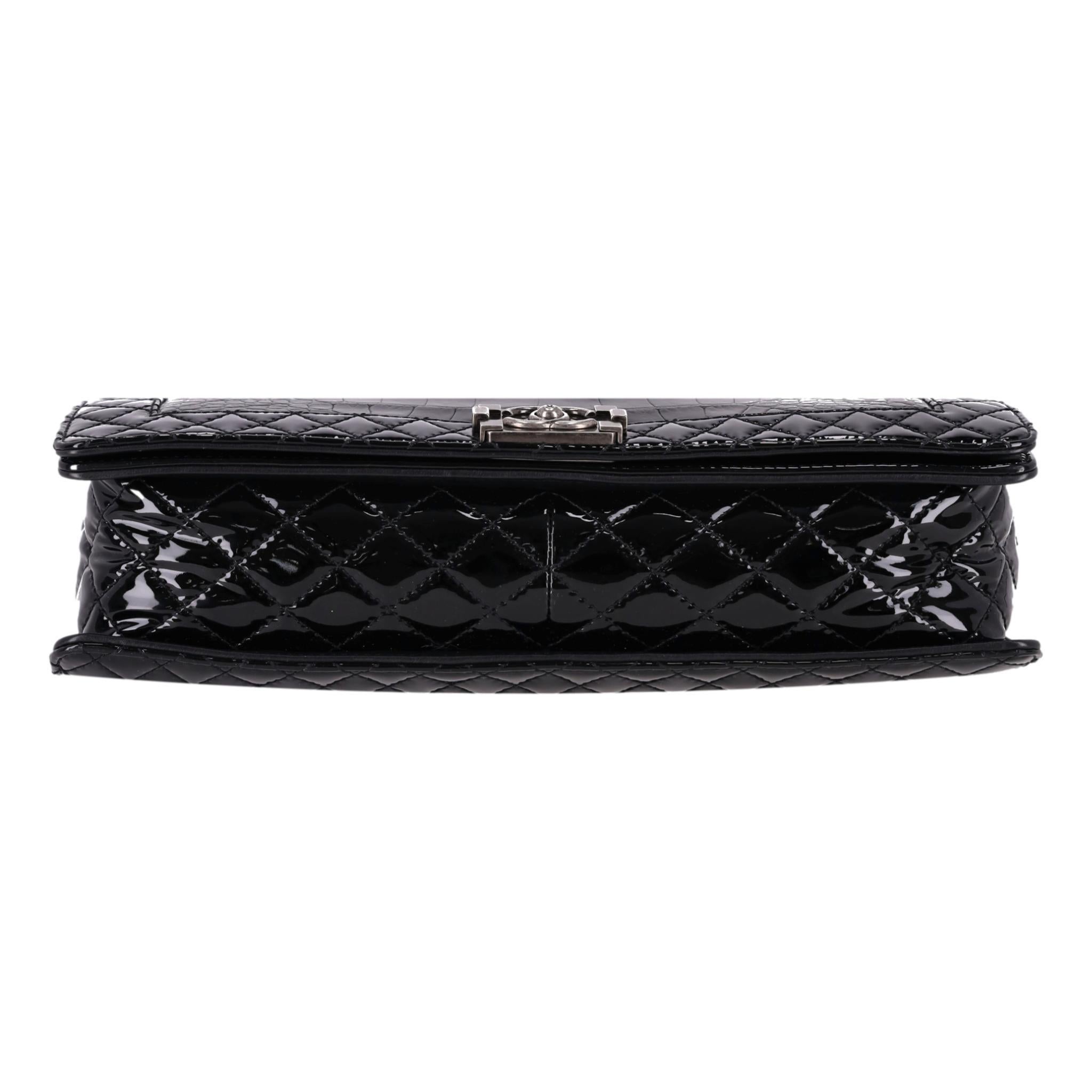 Women's Chanel X/L Reverso Boy Bag In Alligator Skin & Patent Leather For Sale