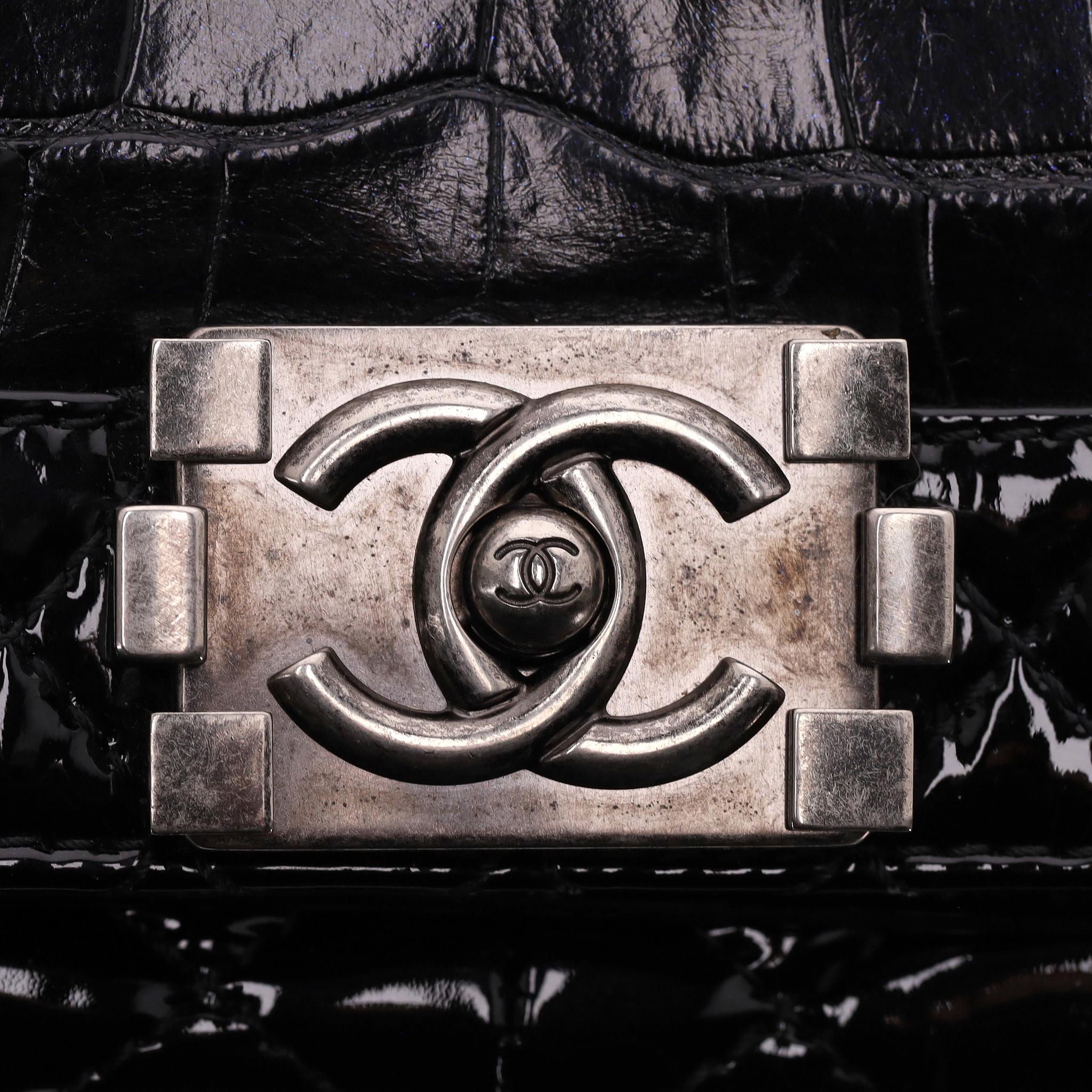Chanel X/L Reverso Boy Bag In Alligator Skin & Patent Leather For Sale 3