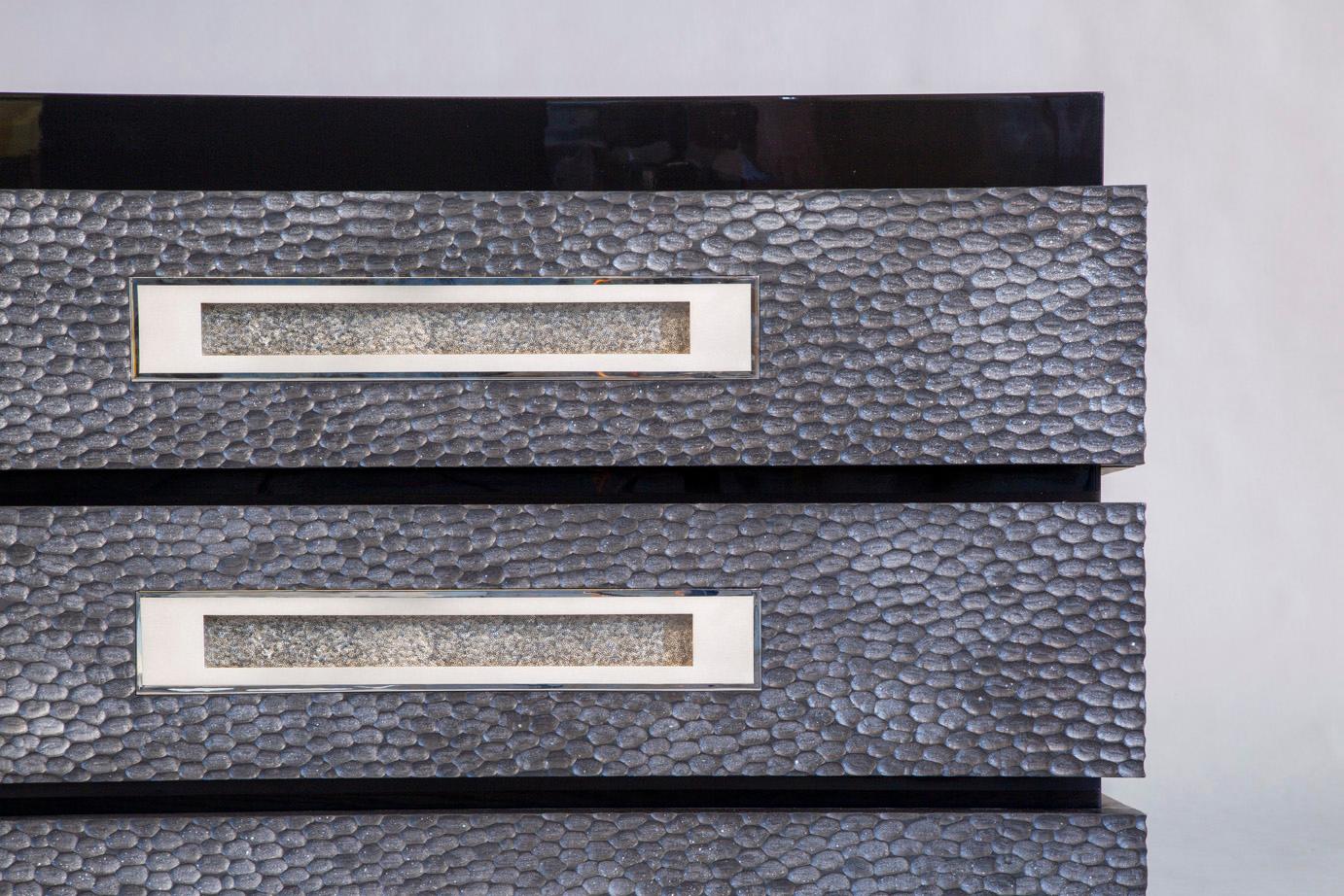 Black piano lacquered main body, with three “bands” of carved silver oak drawers featuring 
silvered bronze handles. The insides of the drawers are lined with felt. 
Custom sizes, finishes, materials available.