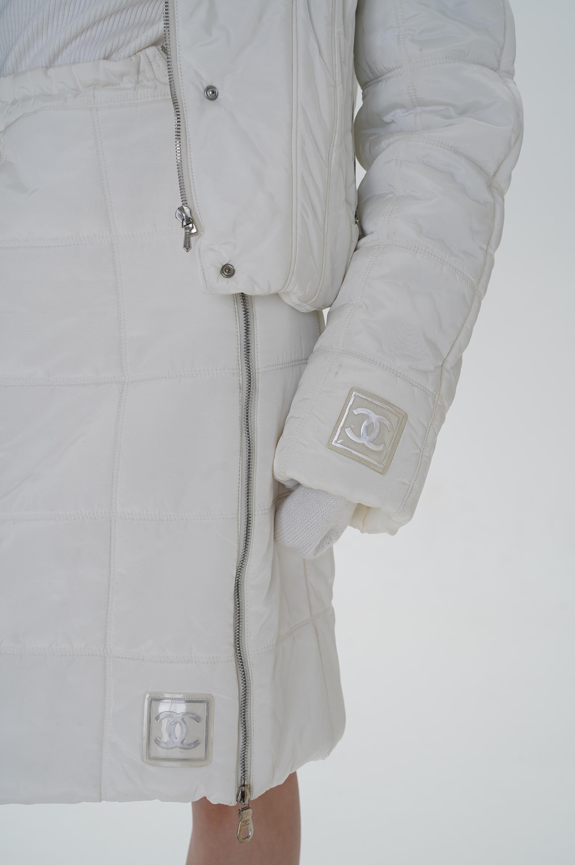 CHANEL 00A 2000 Défilé d'automne Karl Lagerfeld jupe chaude CC Sports Line en vente 15