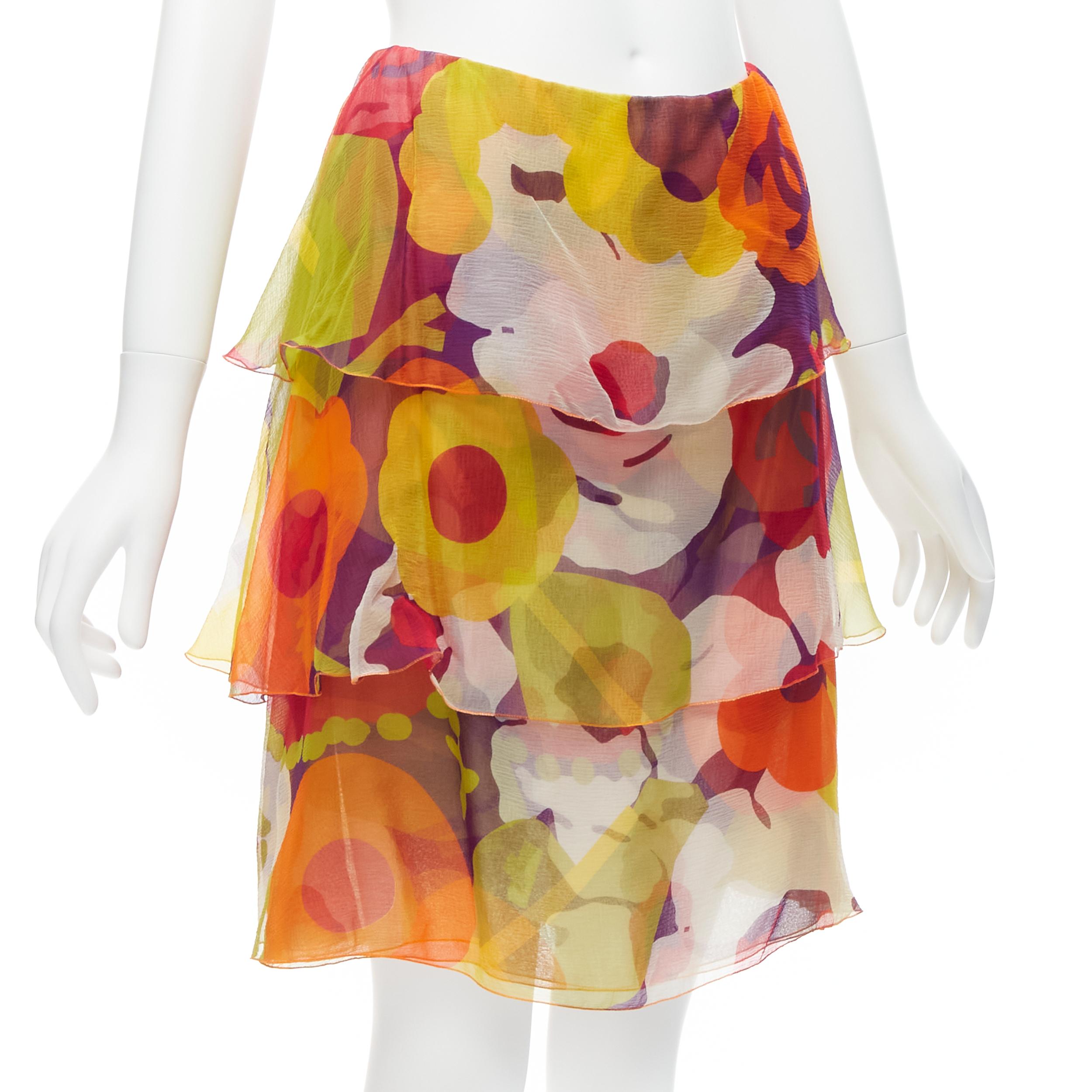 CHANEL 00T CC logo multicolour floral print tiered skirt FR38 M
Reference: TGAS/D00257
Brand: Chanel
Designer: Karl Lagerfeld
Collection: 00T - Runway
Material: Silk
Color: Multicolour
Pattern: Floral
Closure: Zip
Lining: Multicolour Silk
Extra