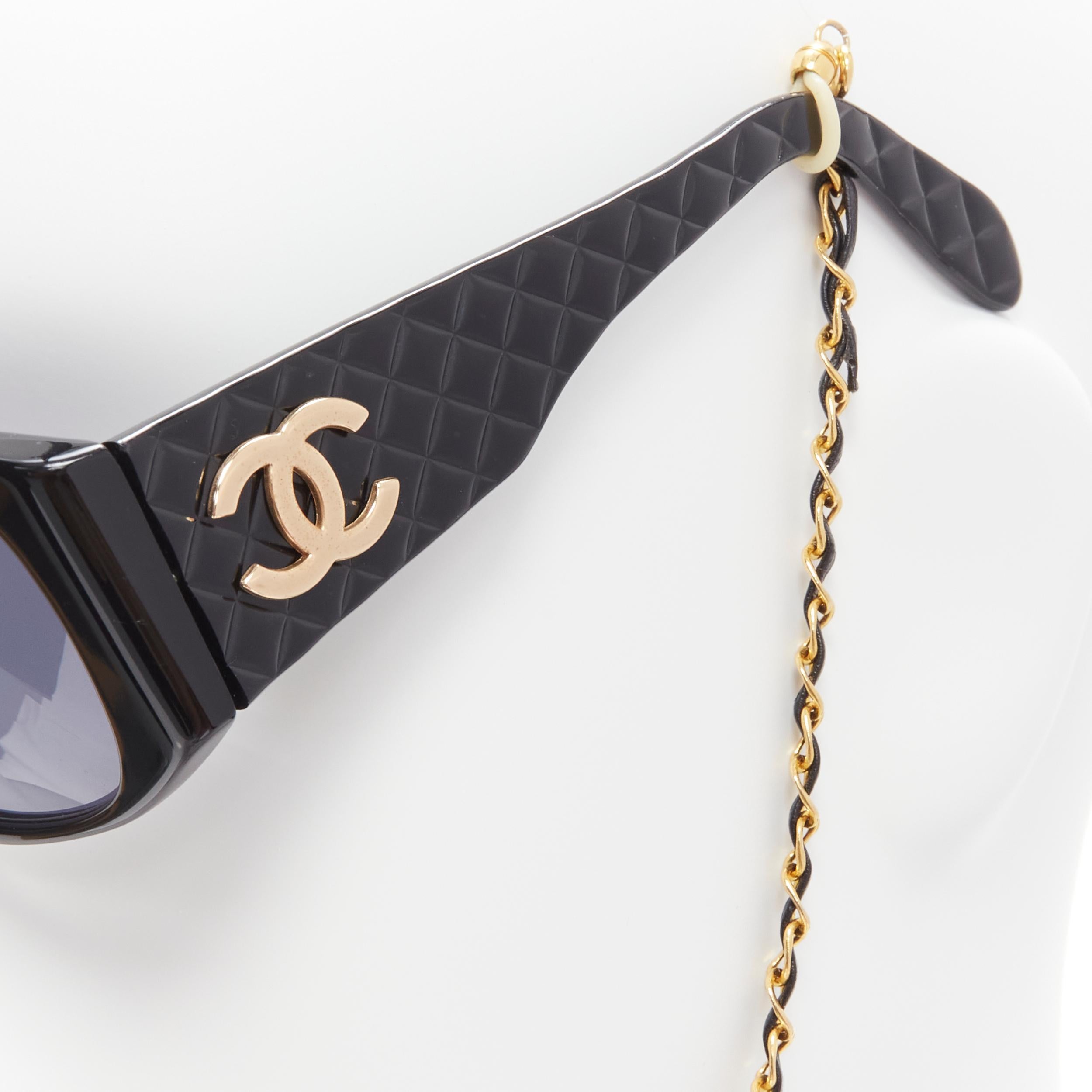 CHANEL 01450 CC gold logo black shiny quilted frame sunglasses In Good Condition For Sale In Hong Kong, NT