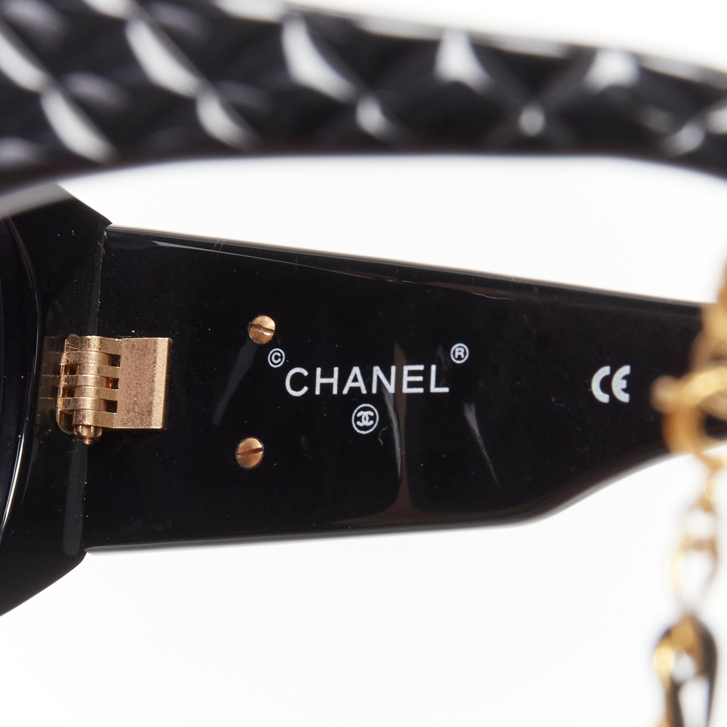 CHANEL 01450 CC gold logo black shiny quilted frame sunglasses For Sale 4