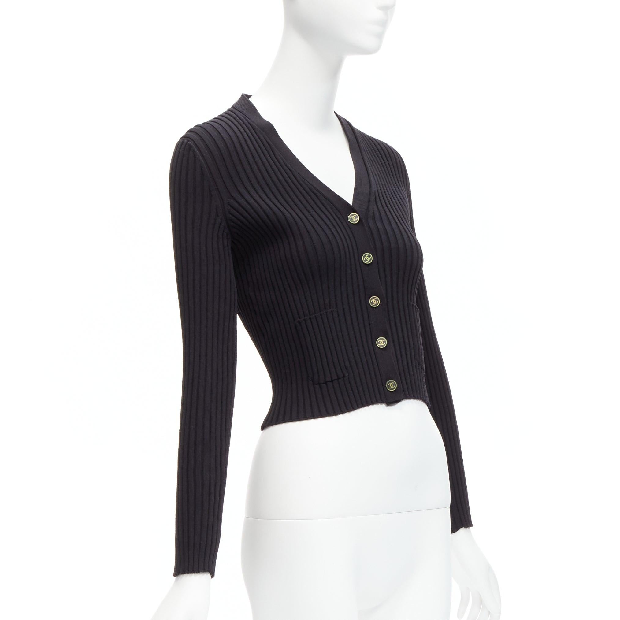 CHANEL 01A Vintage gold CC logo button ribbed cropped cardigan FR42 L In Excellent Condition For Sale In Hong Kong, NT
