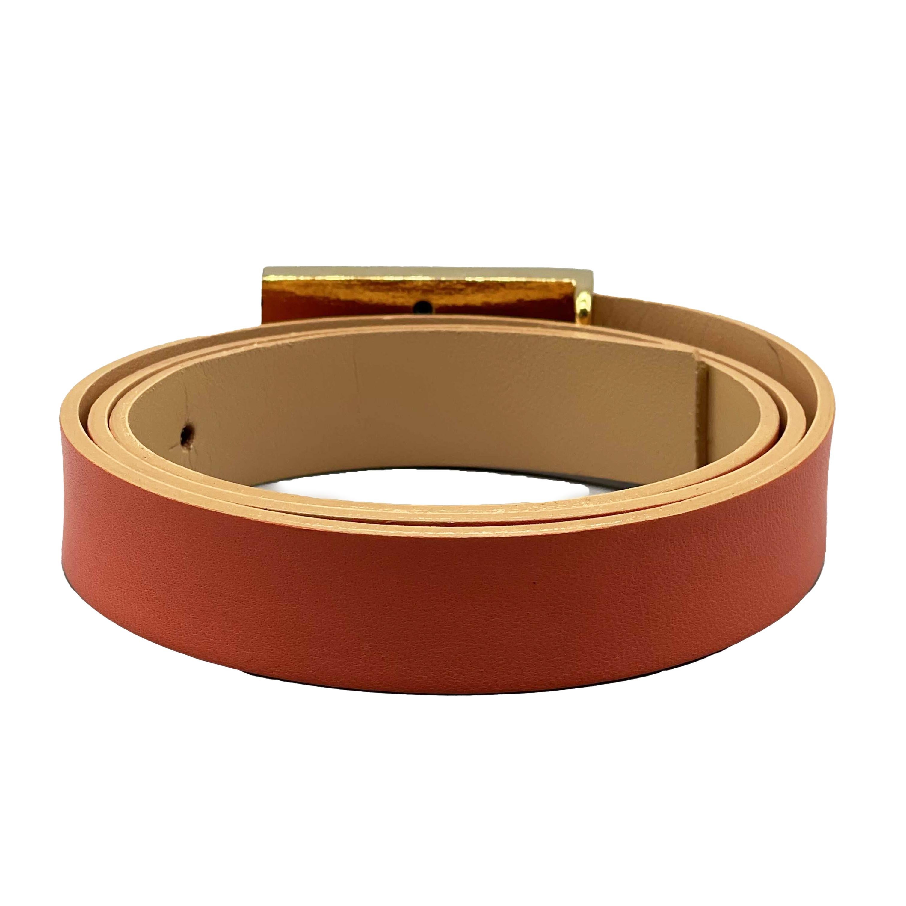 CHANEL - 01P 2001 Spring Vintage Leather Belt -Salmon / Gold 80 / 32

Description

From the 2001 Spring Collection.
This belt is crafted in a salmon colored leather.
