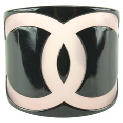Chanel 01p Black x Pink CC Cuff Bracelet Bangle 32ck824s