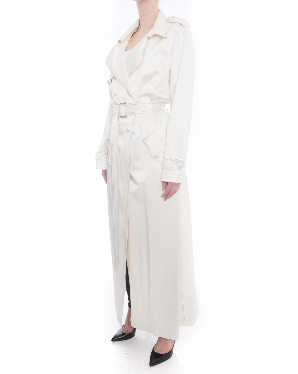 Chanel 01P Ivory Opera Length Day / Night Trench Coat - 40 In Excellent Condition In Toronto, ON