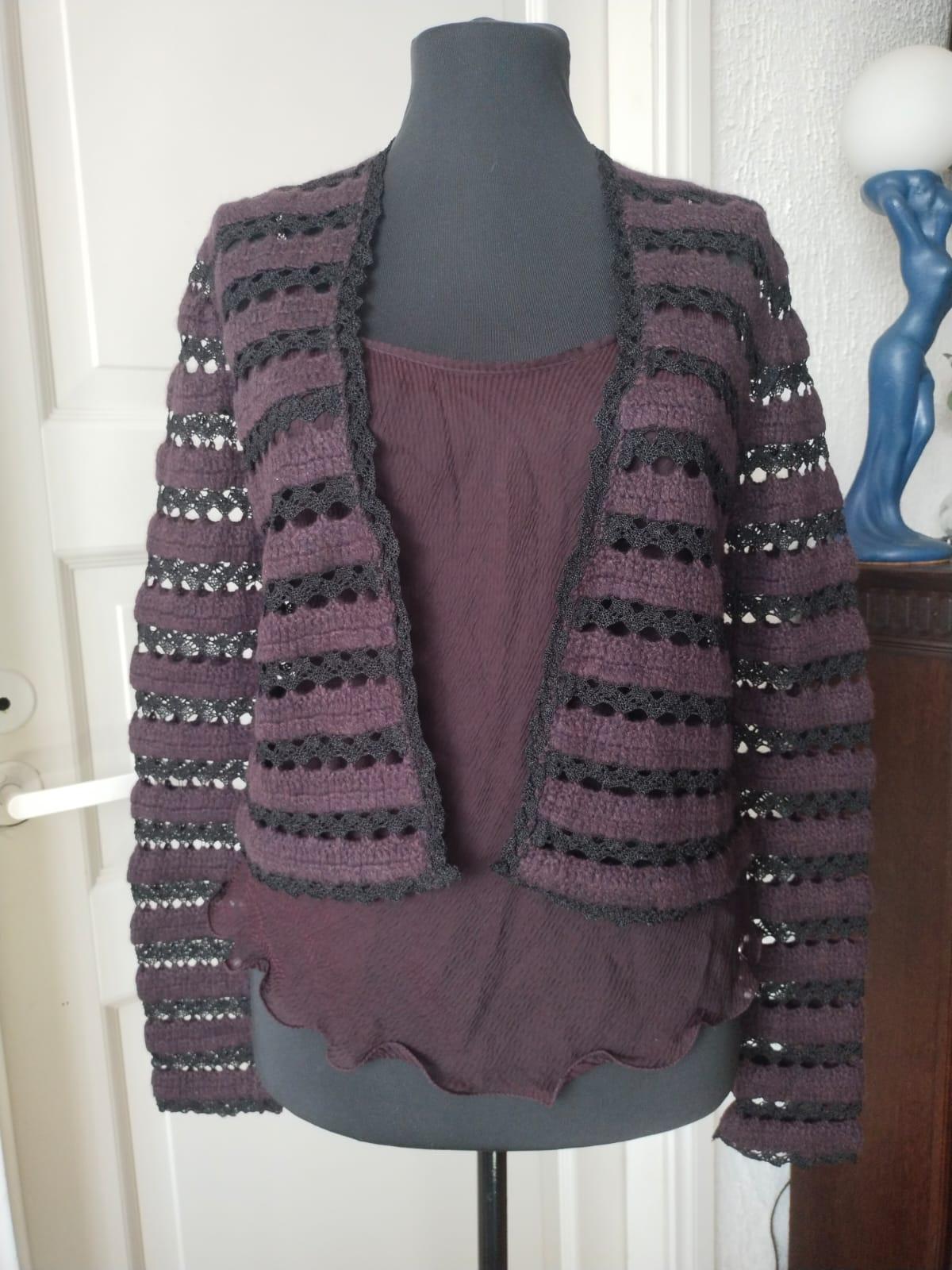CHANEL 02A 2002-2003 Fall RTW cardigan / top Karl Lagerfeld  For Sale 16