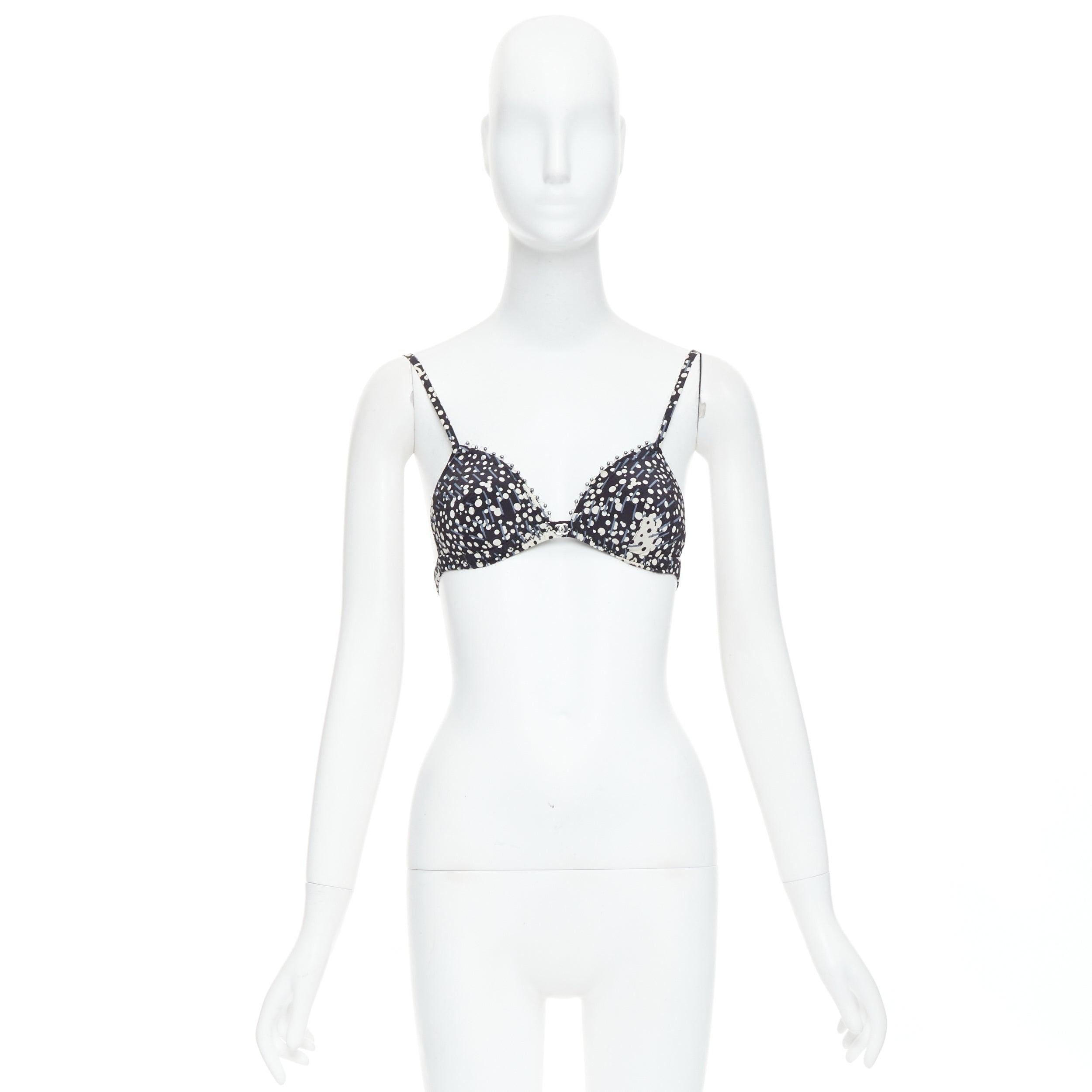 CHANEL 02A schwarz-grauer, mit Perlen verzierter, gepolsterter und gepolsterterBH mit CC-Logo im Angebot 3