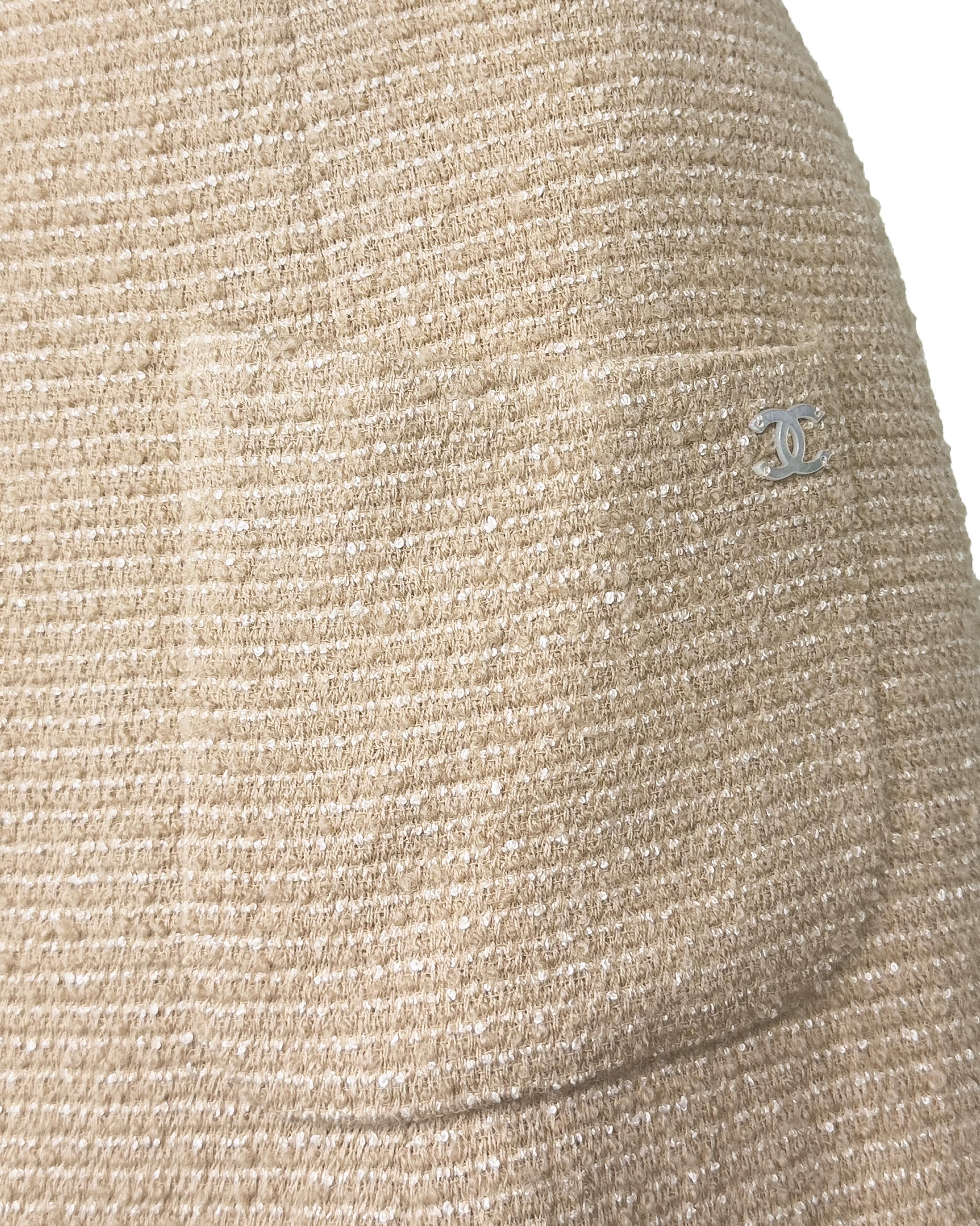 da uomo o donna Abito con gonna in lana Chanel 02C Collection'S Light Tan in vendita