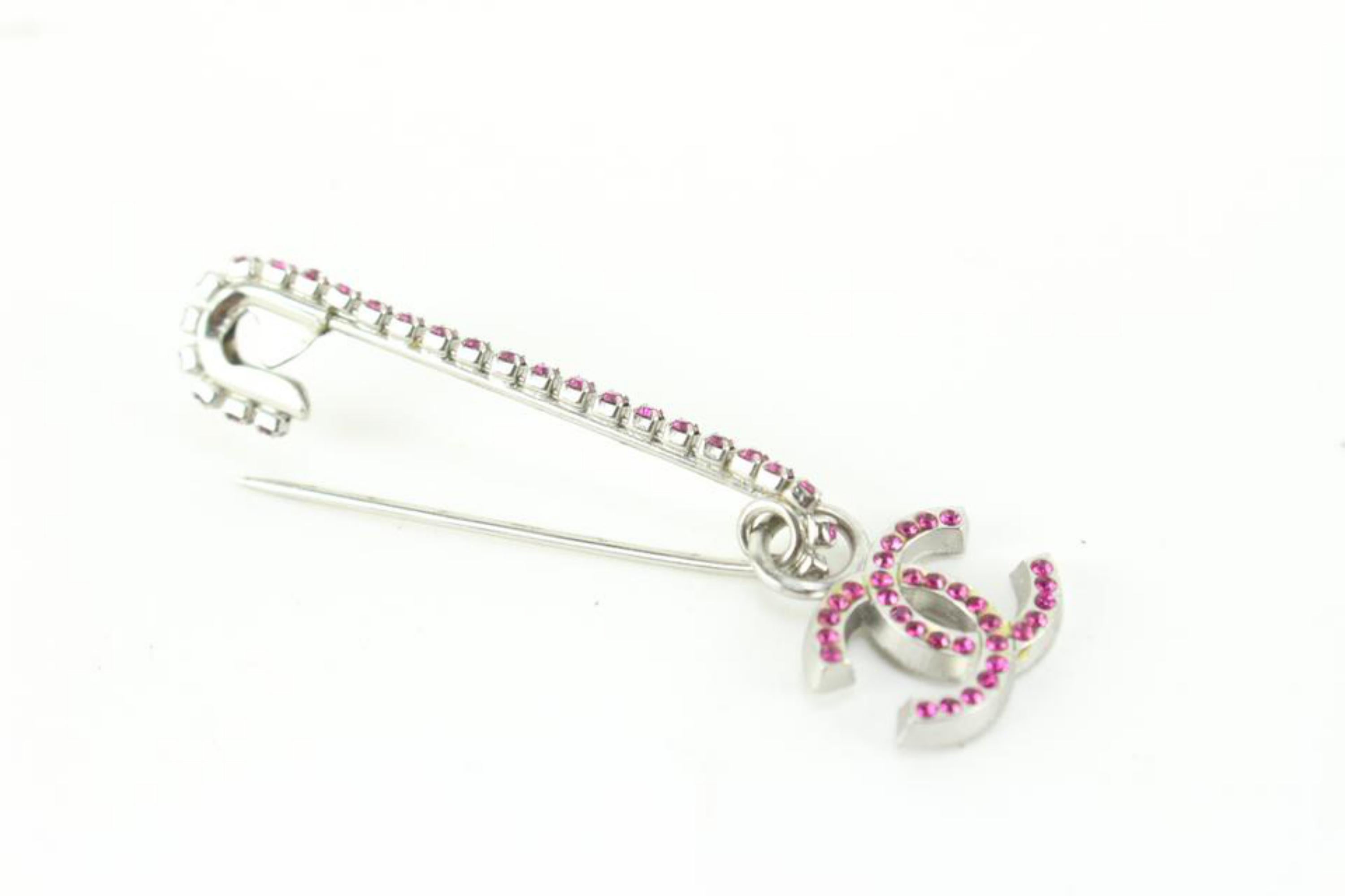 Women's Chanel 02P Silver x Fuchsia Safety Pin Brooch 71ck84s For Sale