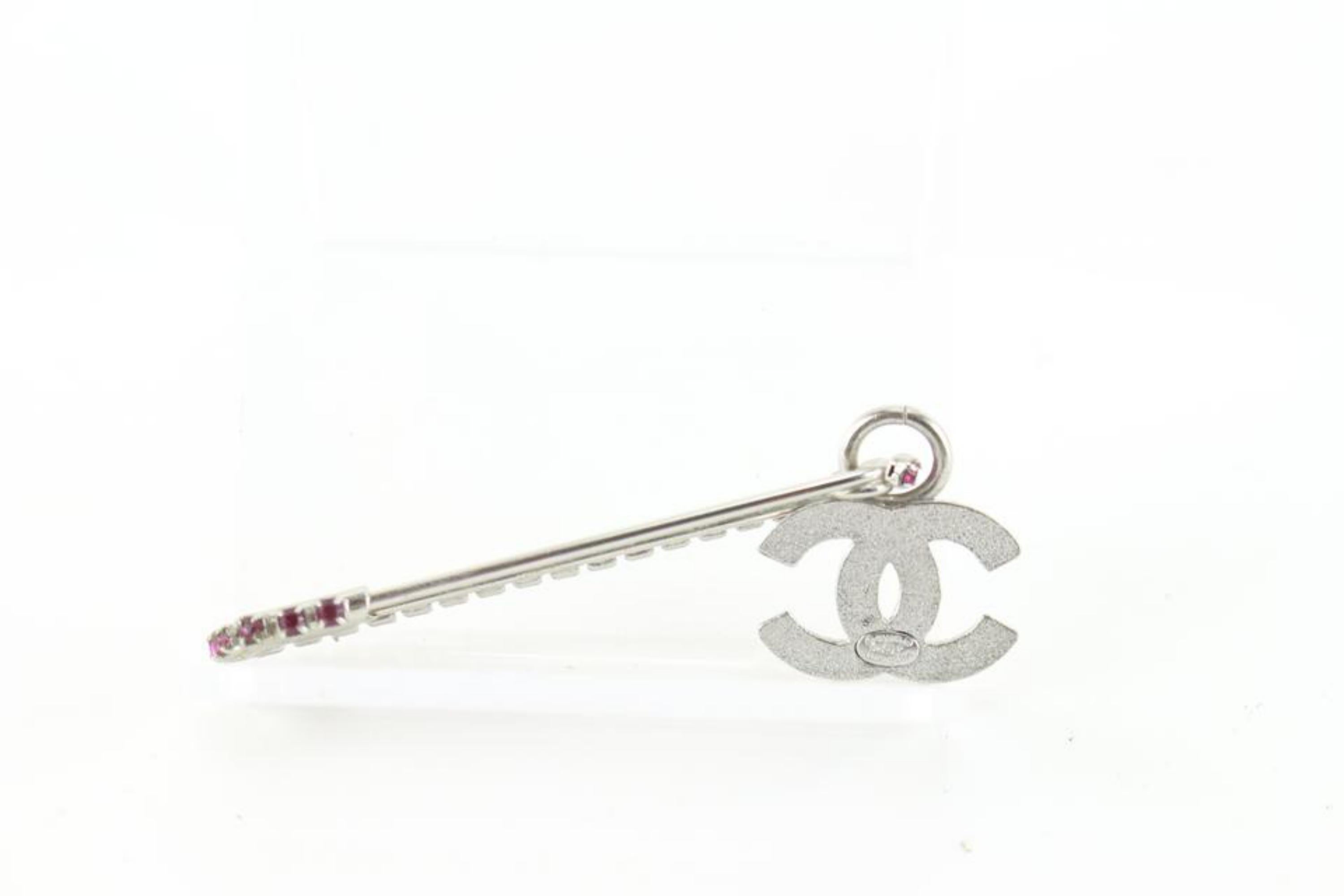 Chanel 02P Silver x Fuchsia Safety Pin Brooch 71ck84s For Sale 2