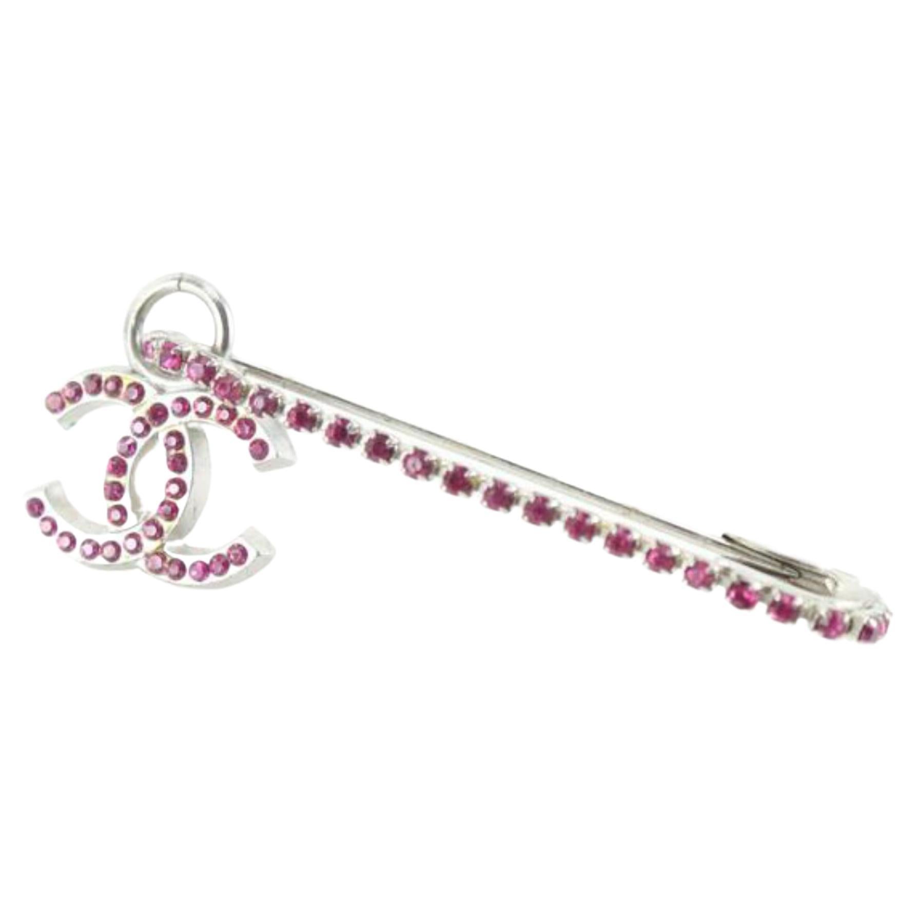 Chanel 02P Silver x Fuchsia Safety Pin Brooch 71ck84s For Sale