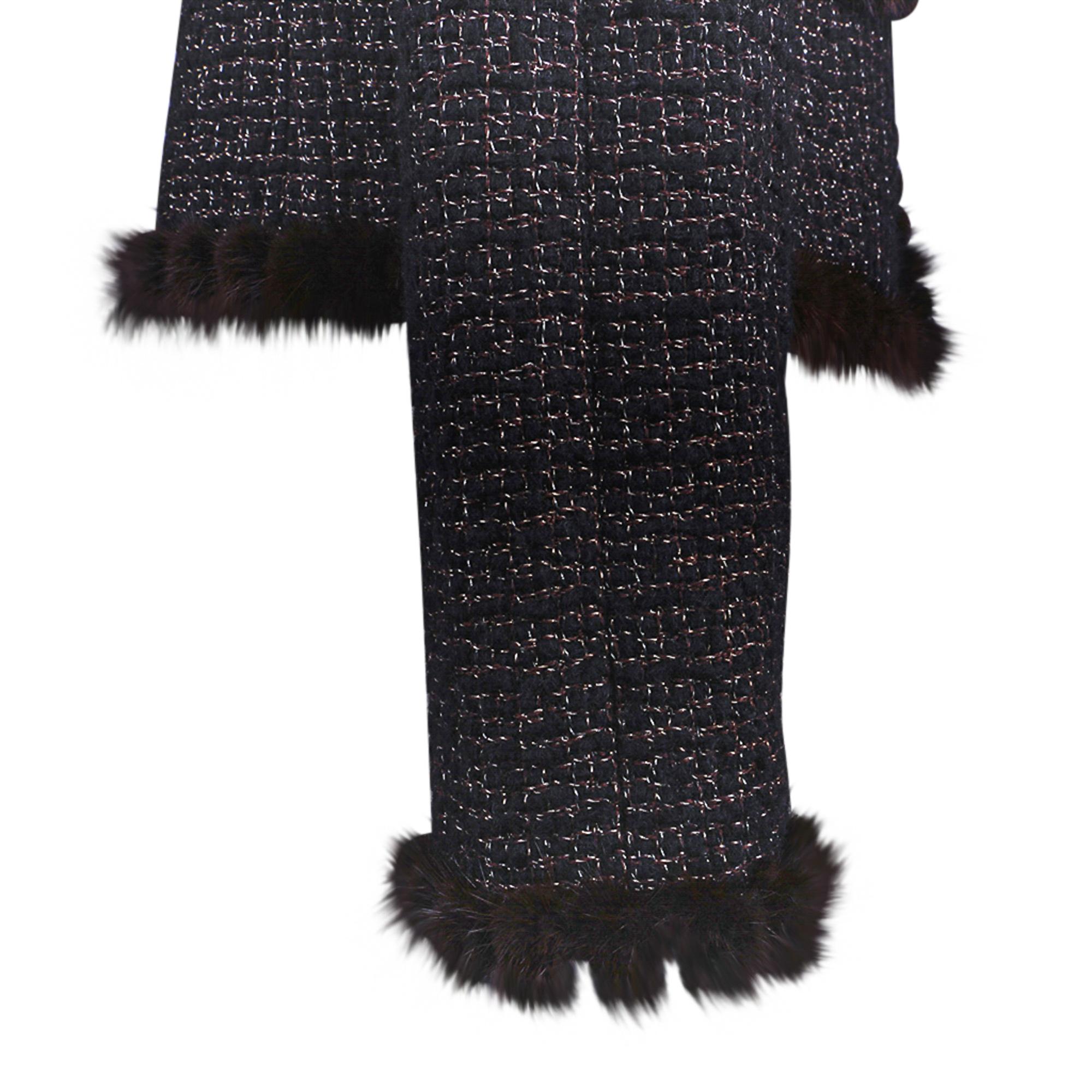 Chanel 03A Jacket Black Tweed Mink Trim Metallic Thread 40 / 6 In Excellent Condition In Miami, FL
