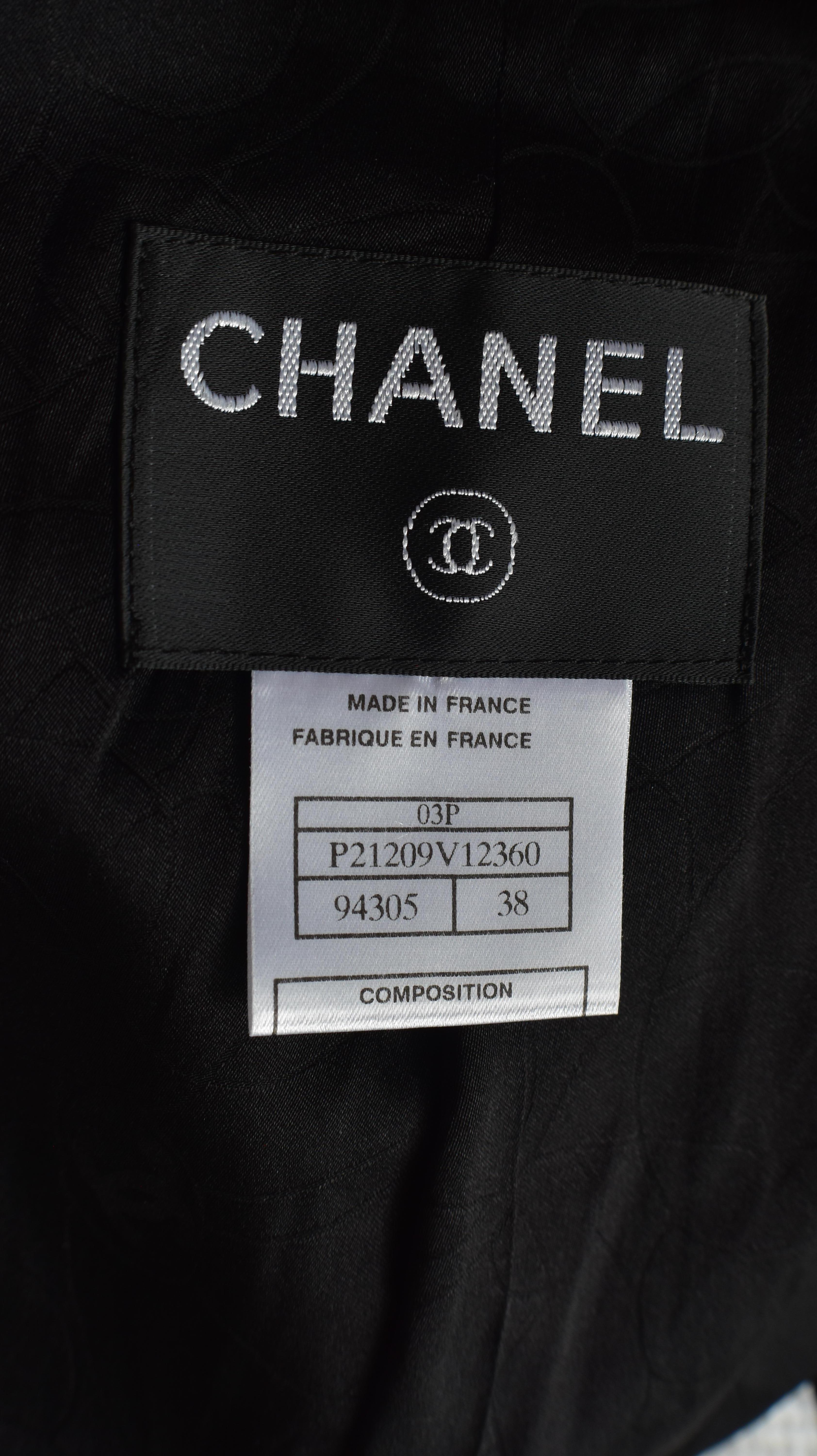 Chanel 03P Spring 2003 Bead Embellished Runway Jacket 38 In Excellent Condition For Sale In Merced, CA