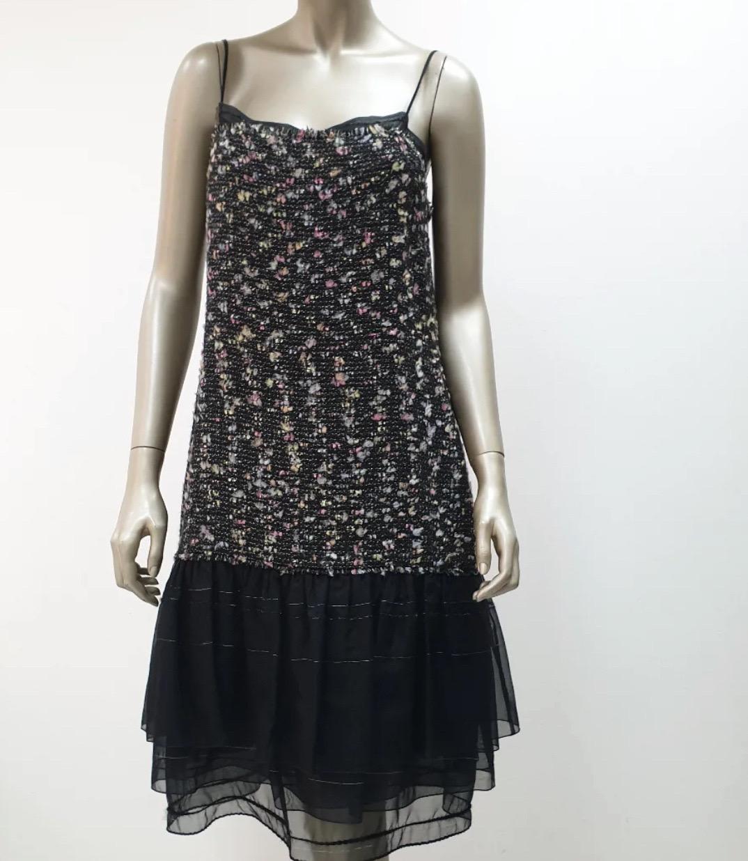 Nero Chanel 04A abito giacca in tweed con nastro in chiffon Sz.44 in vendita