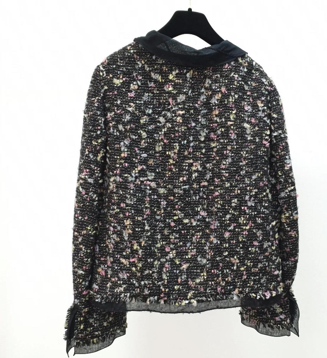 Chanel 04A abito giacca in tweed con nastro in chiffon Sz.44 in vendita 1