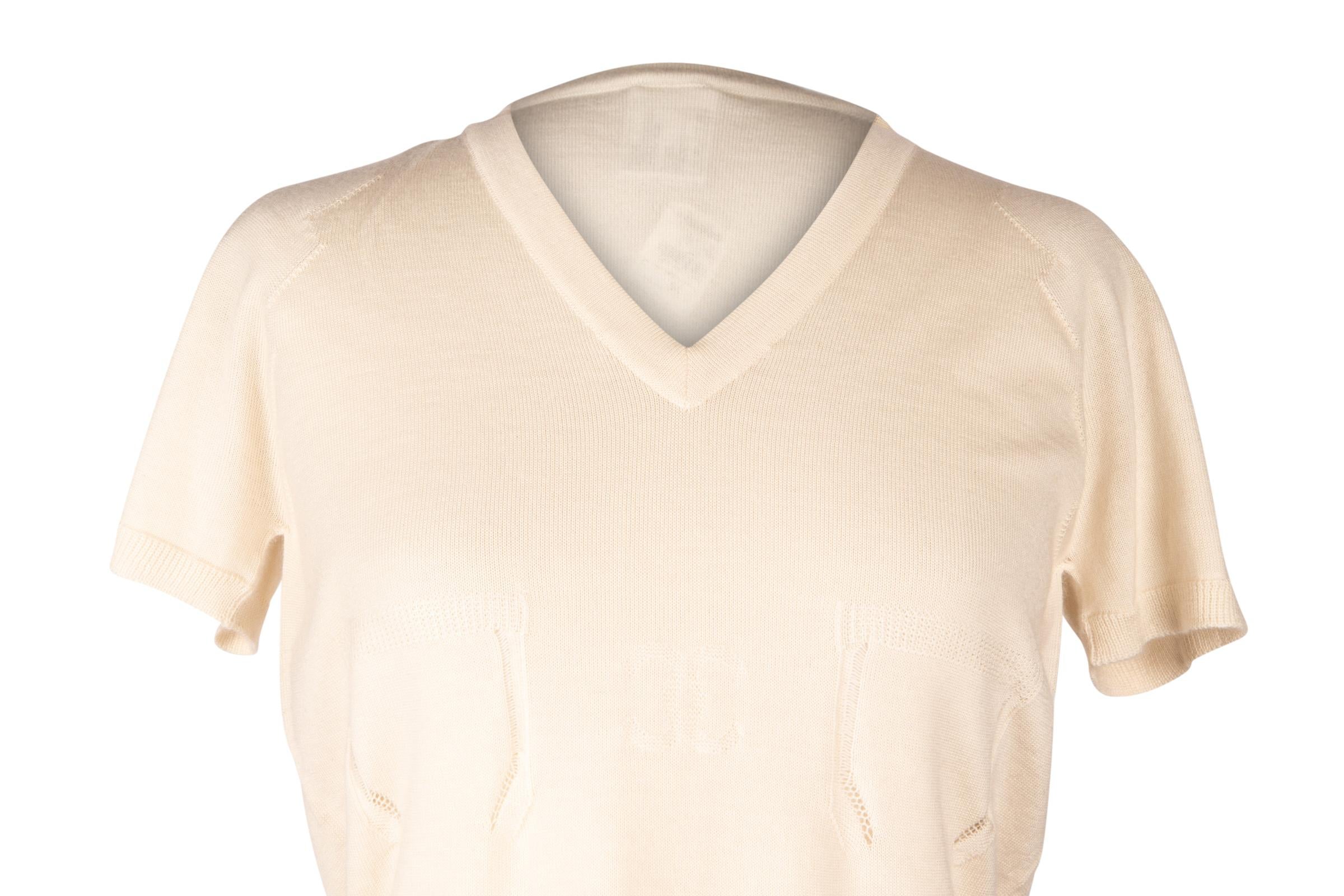 Chanel 04C Top Ivory Feather Light Cashmere 44/ 10 nwt In New Condition In Miami, FL