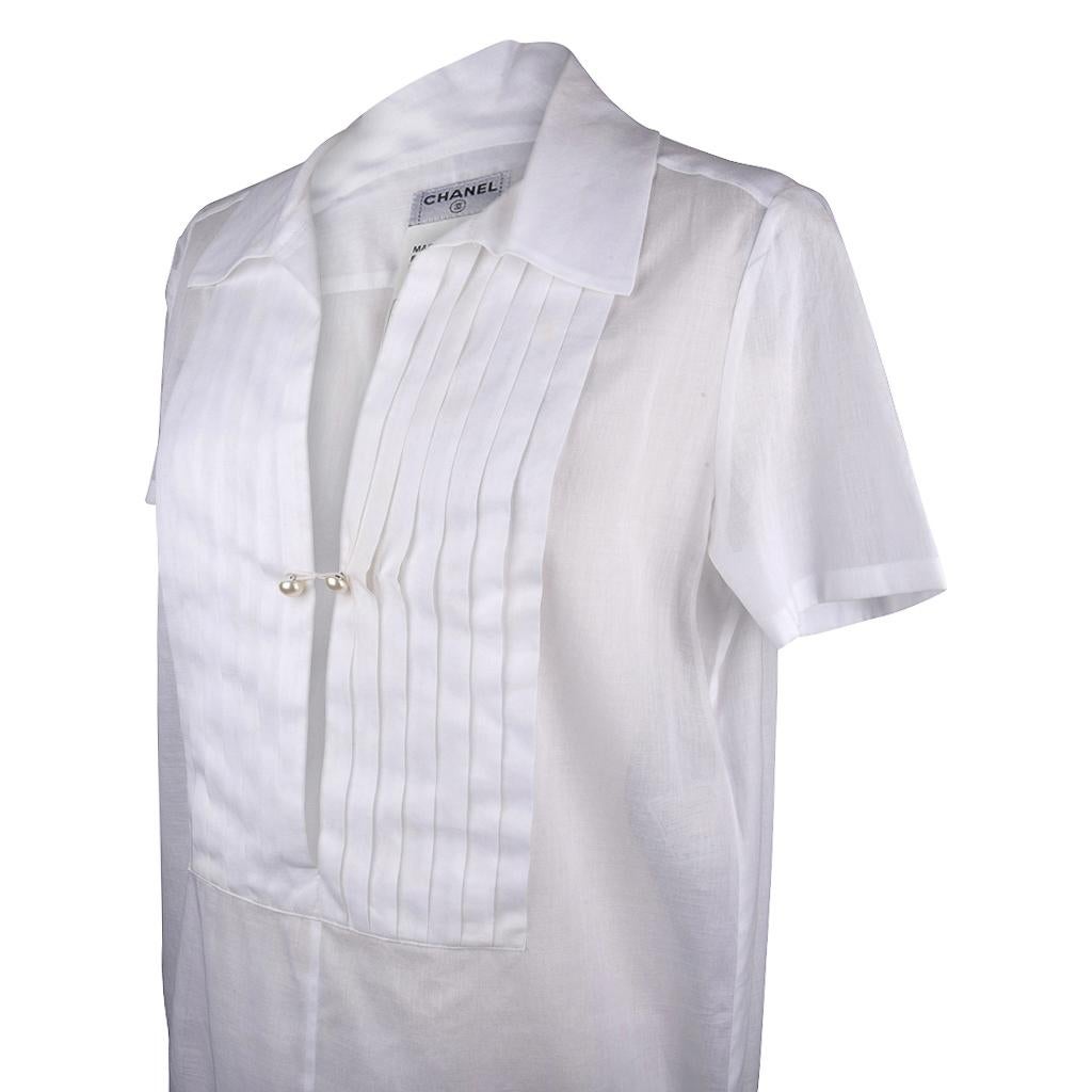 Gray Chanel 04C Top White Cotton Tuxedo Pleating Detail Pearl Buttons 42 / 8