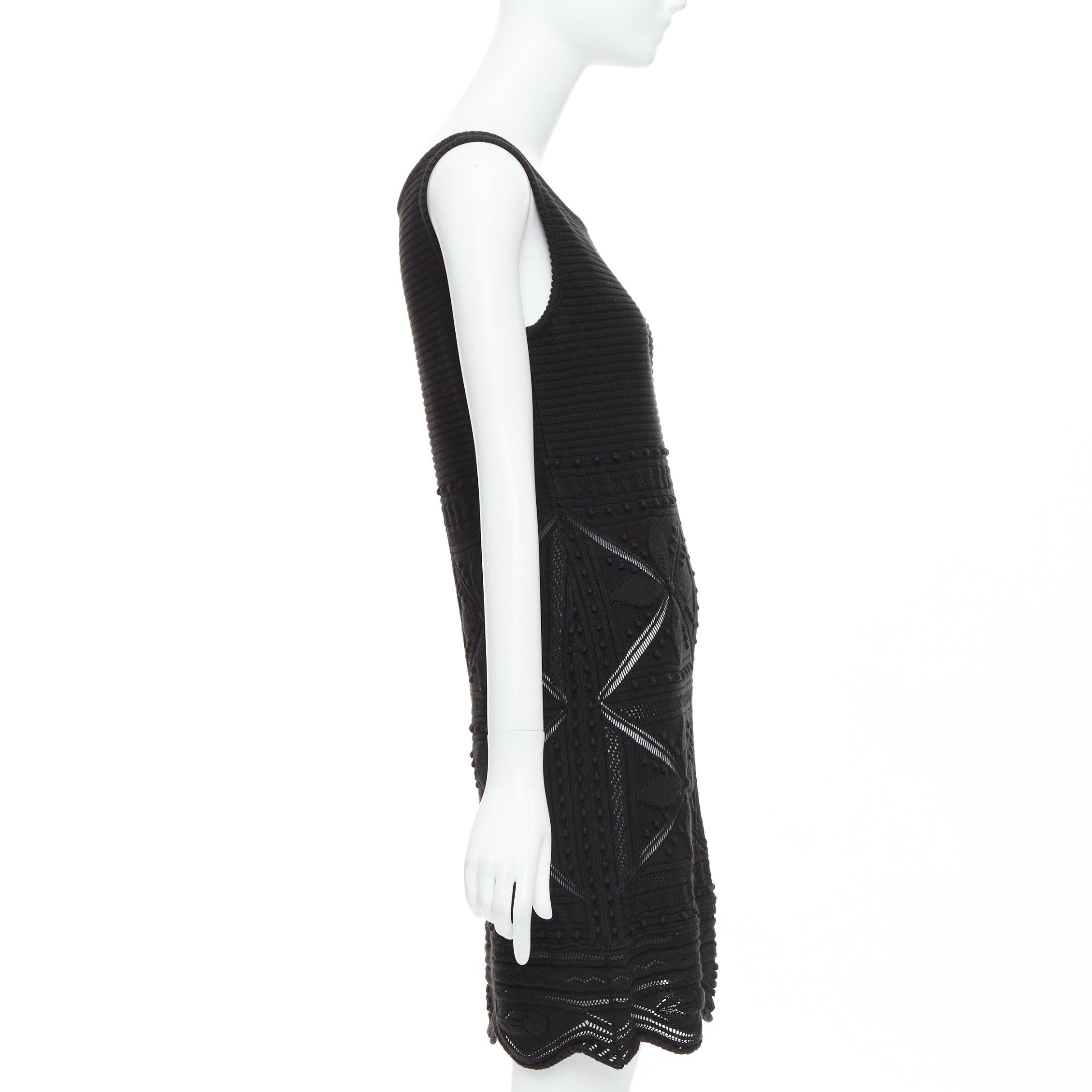 Chanel 04P abito al ginocchio in maglia di cotone nero con pointelle floreali e trasparenti FR38 M. In condizioni ottime in vendita a Hong Kong, NT