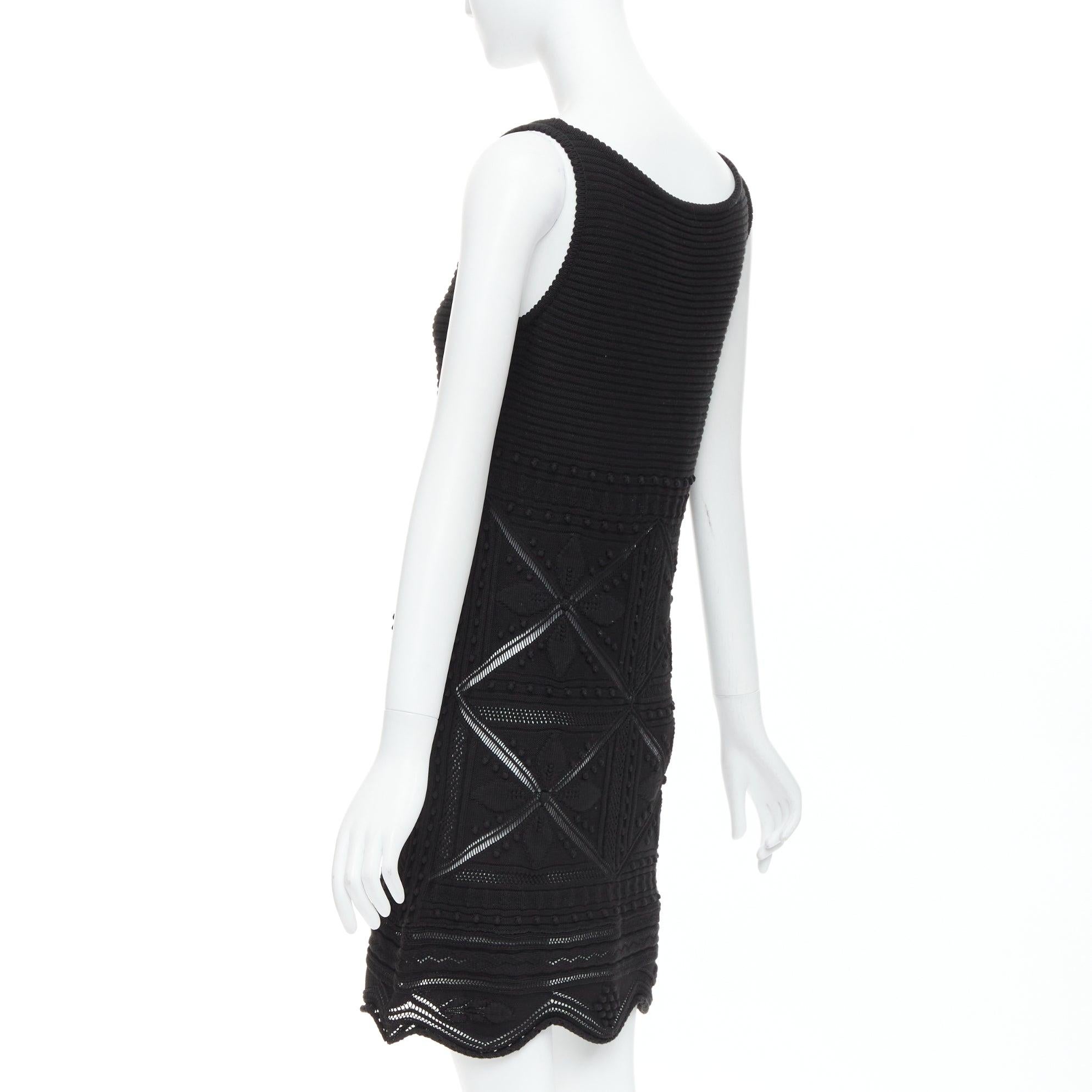 Chanel 04P abito al ginocchio in maglia di cotone nero con pointelle floreali e trasparenti FR38 M. in vendita 1