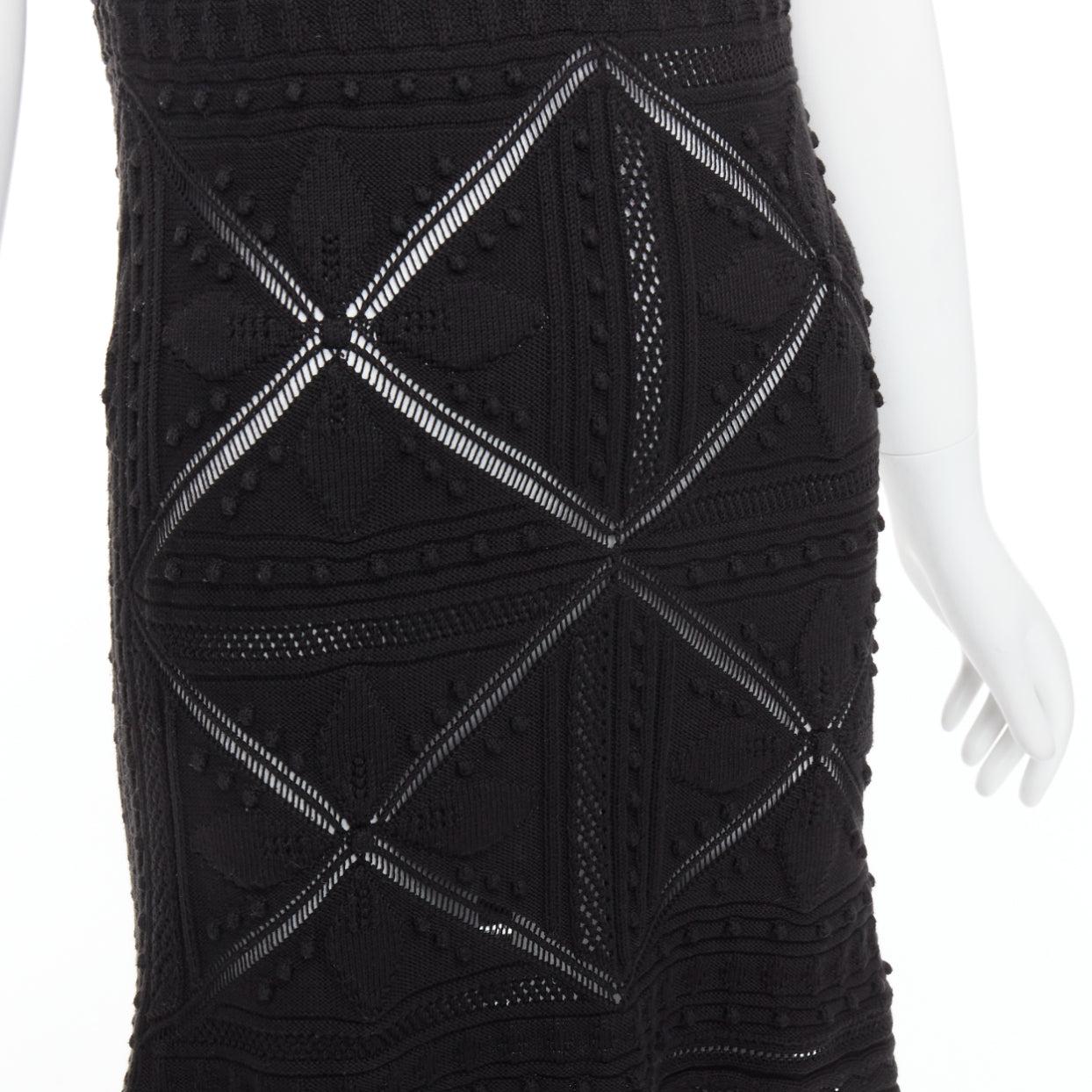 Chanel 04P abito al ginocchio in maglia di cotone nero con pointelle floreali e trasparenti FR38 M. in vendita 2