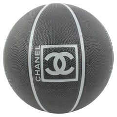 Sac de sport Chanel 04P noir x gris avec logo CC Basketball et filet 6ca126s