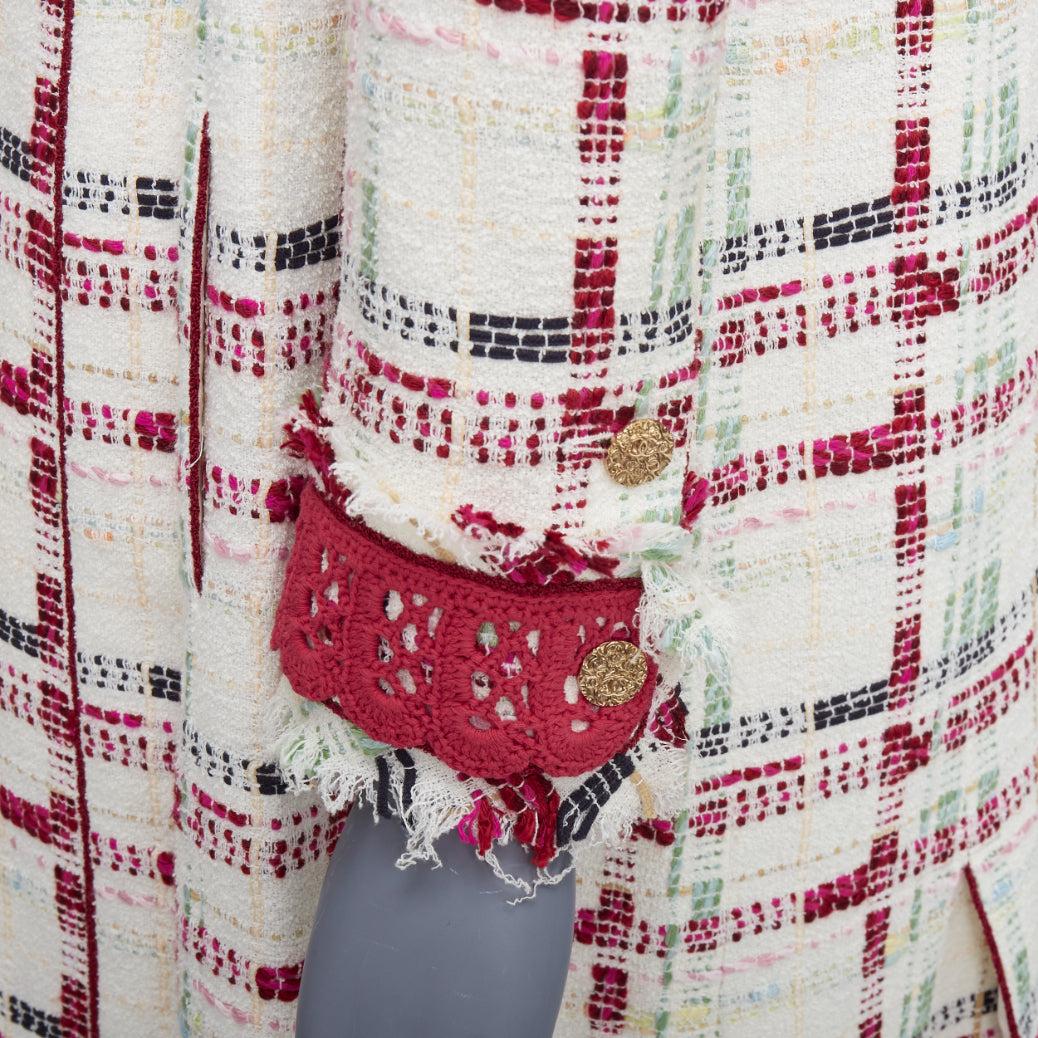 CHANEL 04P Runway beige red crochet CC check tweed long coat FR38 M
Reference: TGAS/E00534
Brand: Chanel
Designer: Karl Lagerfeld
Model: P23295
Collection: Spring Summer 2004
Material: Tweed
Color: Red, Cream
Pattern: Checkered
Lining: Cream