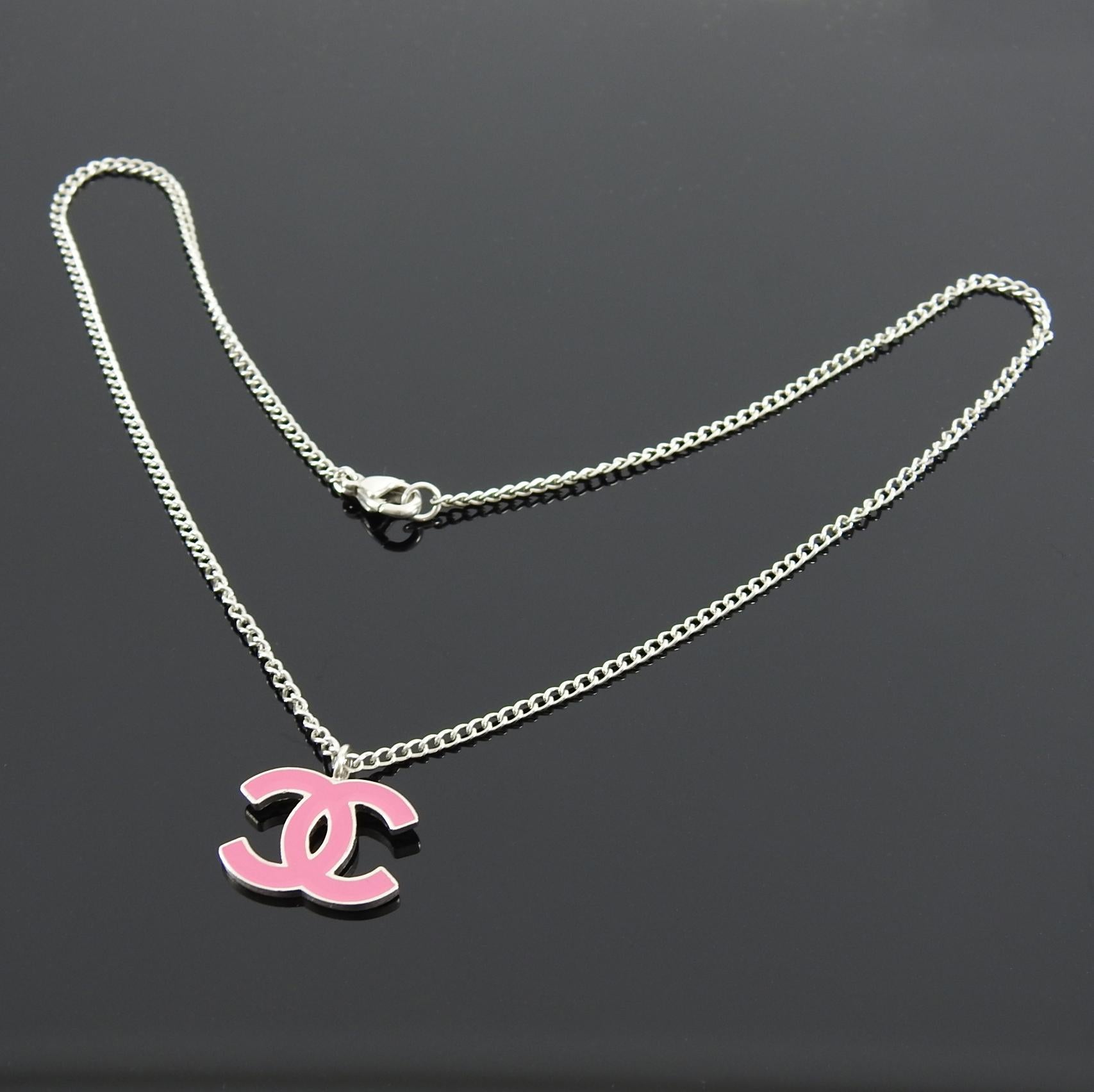 chanel black enamel cc logo pendant necklace