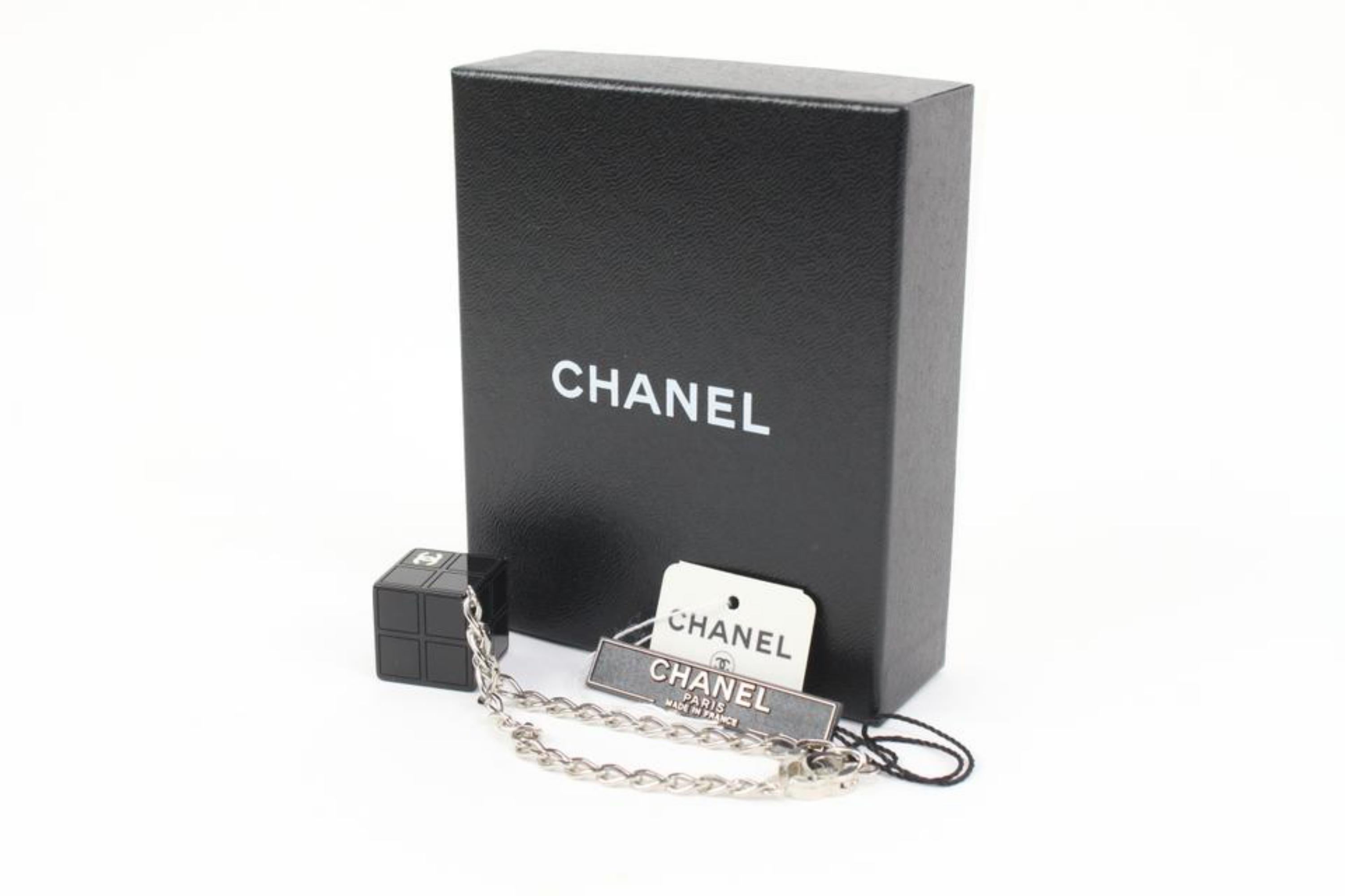 Chanel 04s Schwarz x Silber CC Logo Würfelblock-Armband 16ck311s im Angebot 6