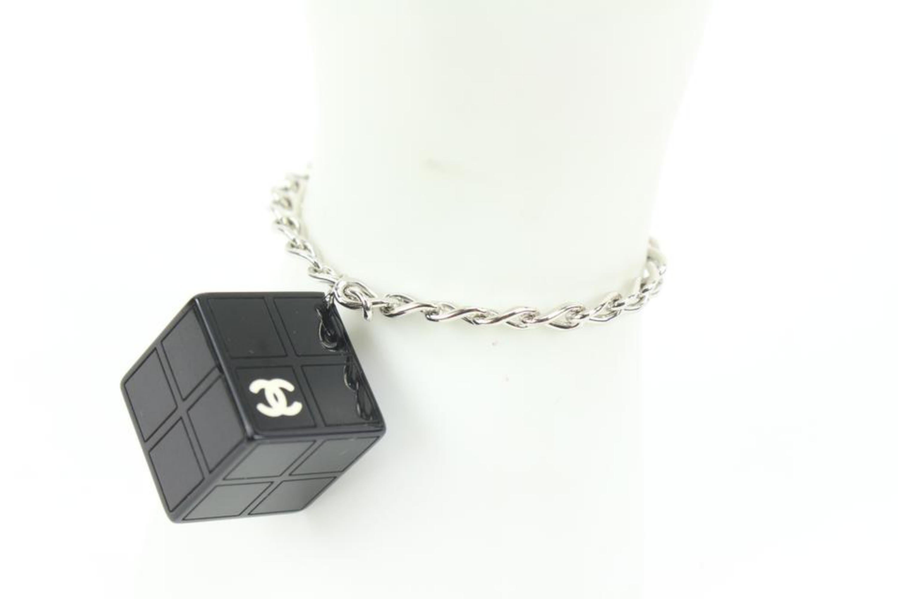 Chanel 04s Schwarz x Silber CC Logo Würfelblock-Armband 16ck311s im Angebot 7