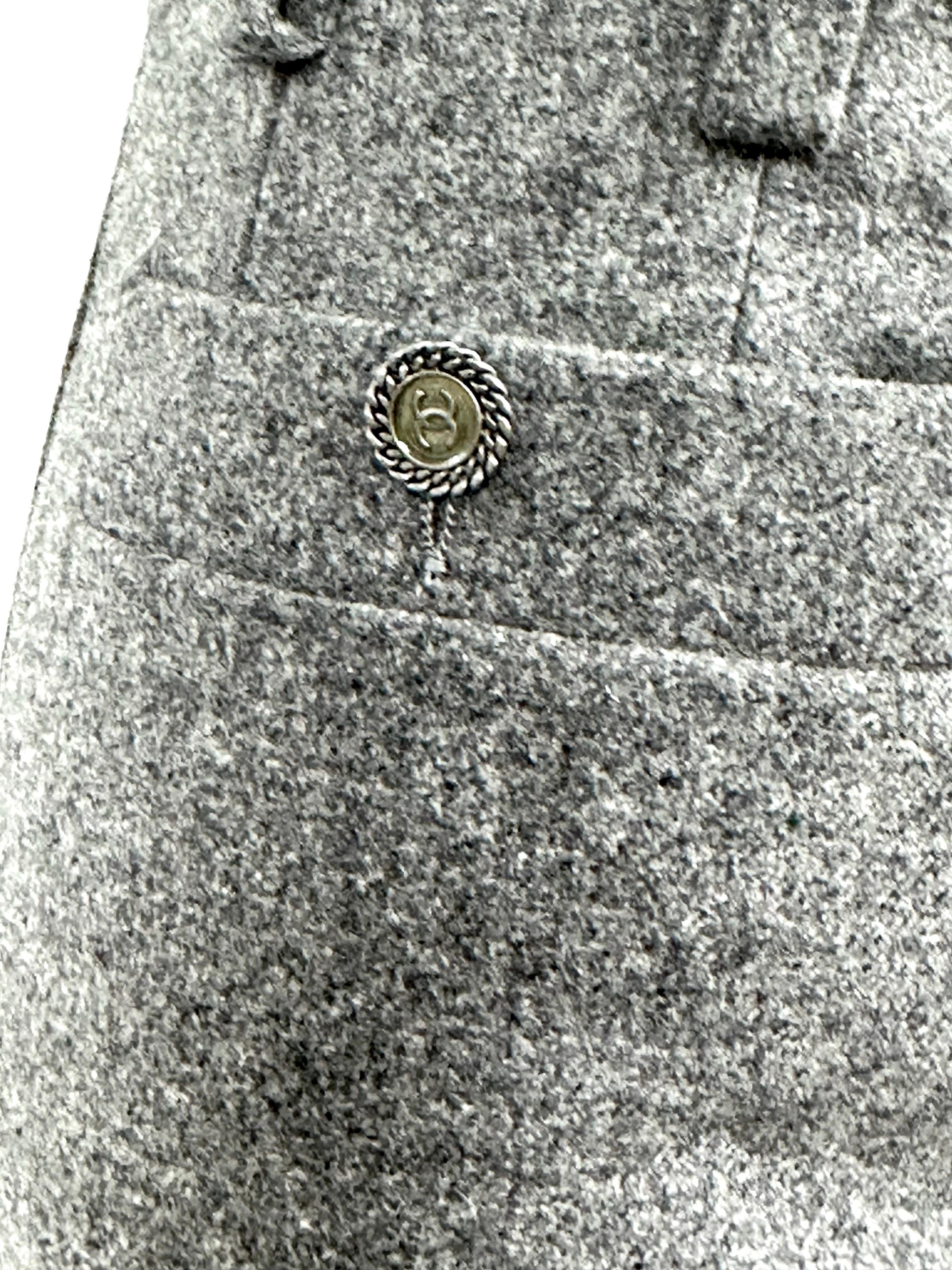 Chanel 05 A Hose aus grauer Wolle Größe 38 im Zustand „Gut“ im Angebot in L'ESCALA, ES