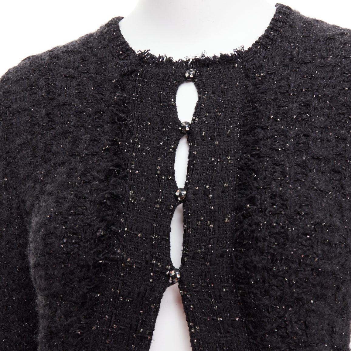Chanel 05A giacca cardigan in tweed nero metallizzato argento logo CC FR38 M in vendita 3