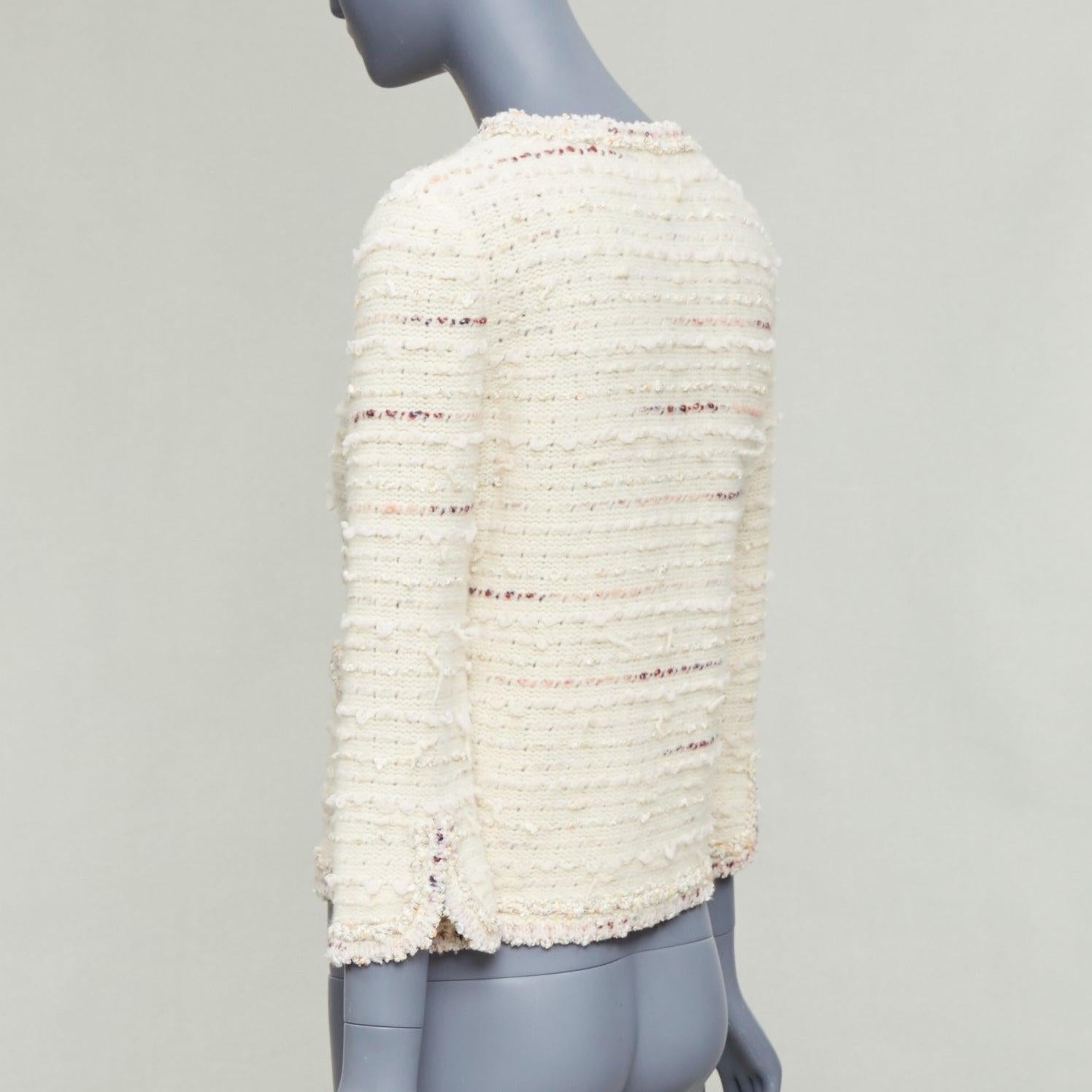 Chanel 05A crema rosa lana bouclè tweed bottoni oro CC cardigan FR38 M. in vendita 2