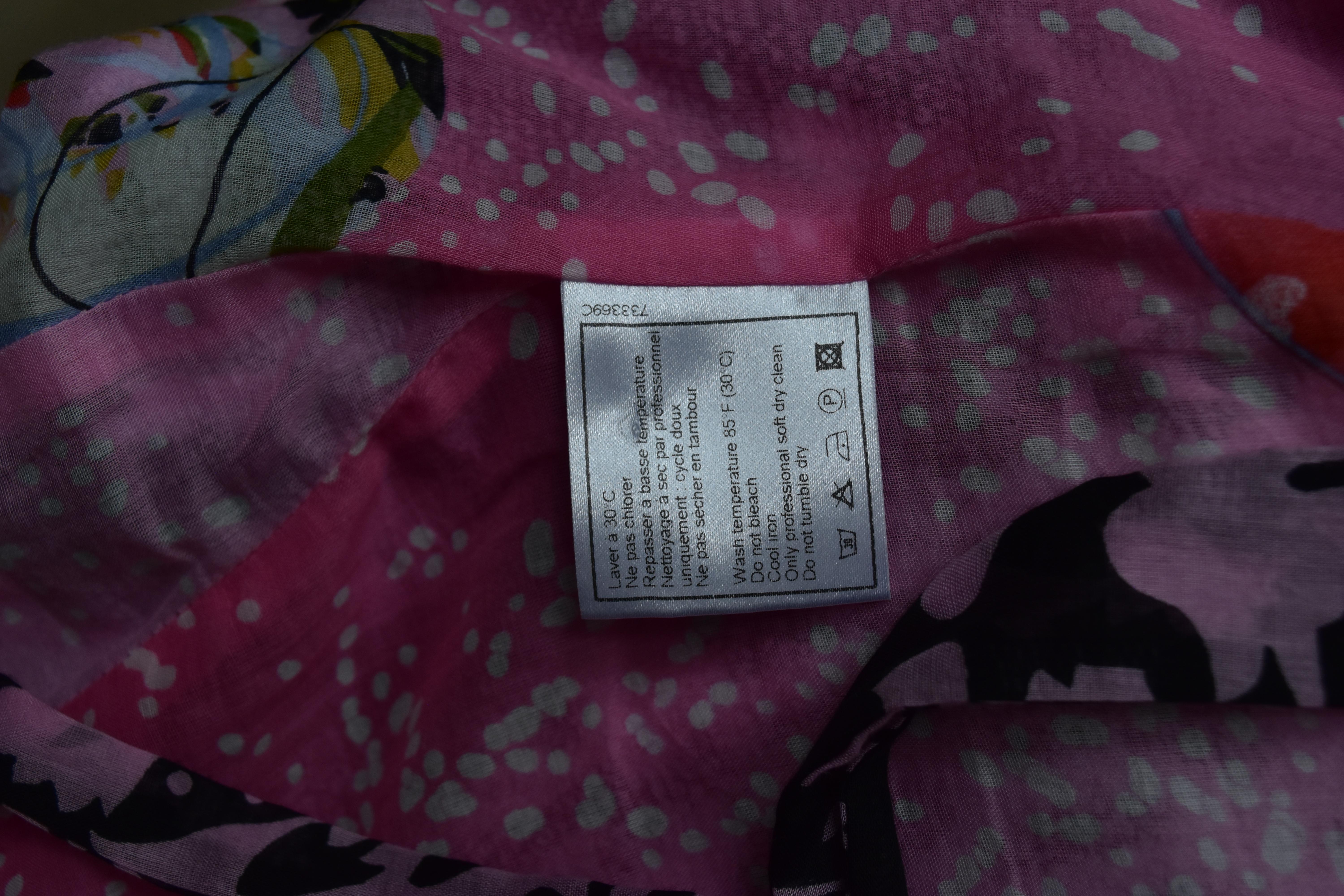 Chanel 05S 2005 CC Logo Cropped Jacket 38 with Fabric Swatch Multicolor For Sale 2