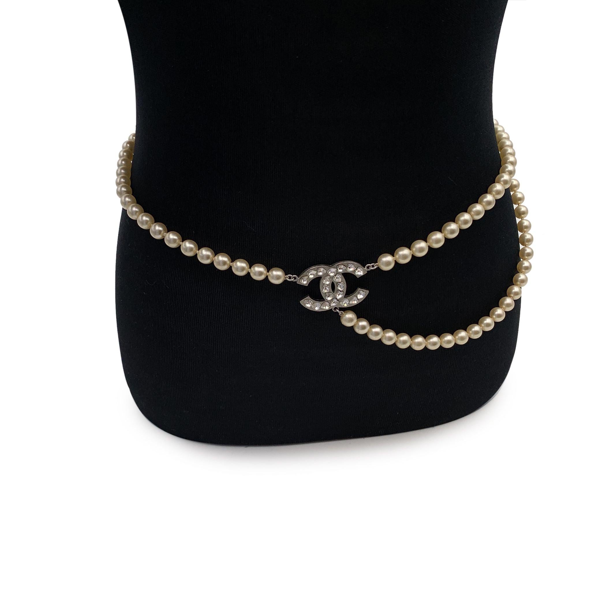 Chanel 06 Faux Pearls Beads Necklace or Belt with CC Logos In condizioni ottime in vendita a Rome, Rome