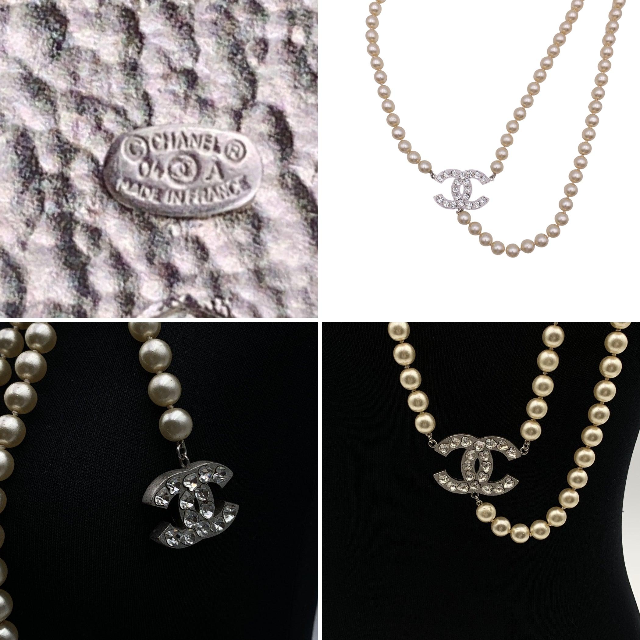 Chanel 06 Faux Pearls Beads Necklace or Belt with CC Logos in vendita 2
