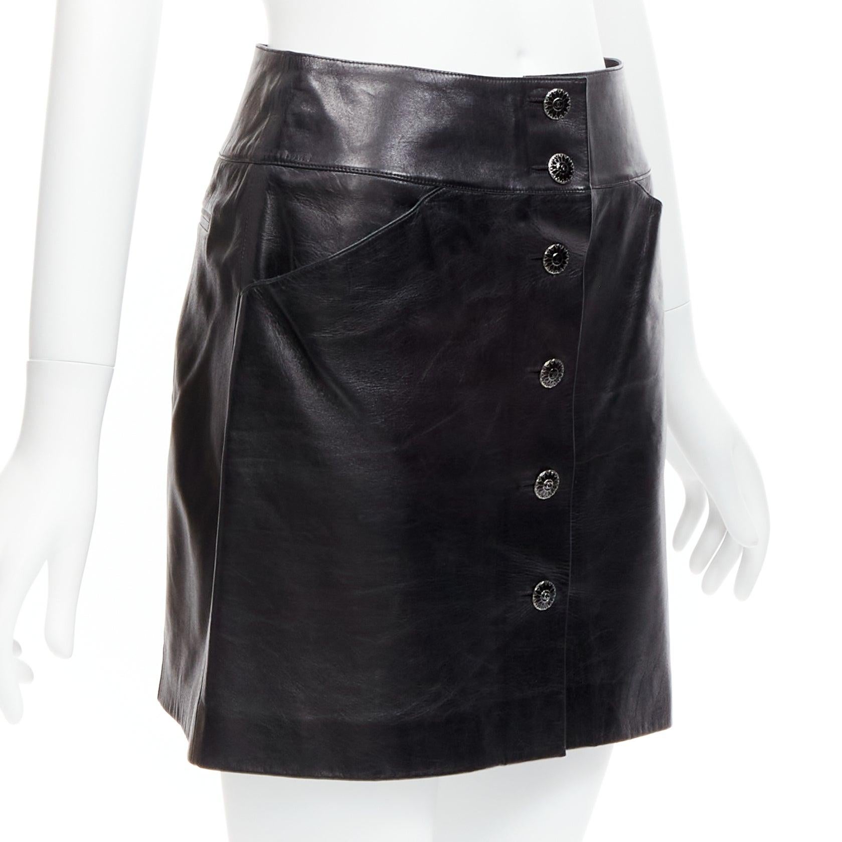 CHANEL 06A black lambskin leather CC logo button A-line mini skirt FR34 XS In Good Condition In Hong Kong, NT